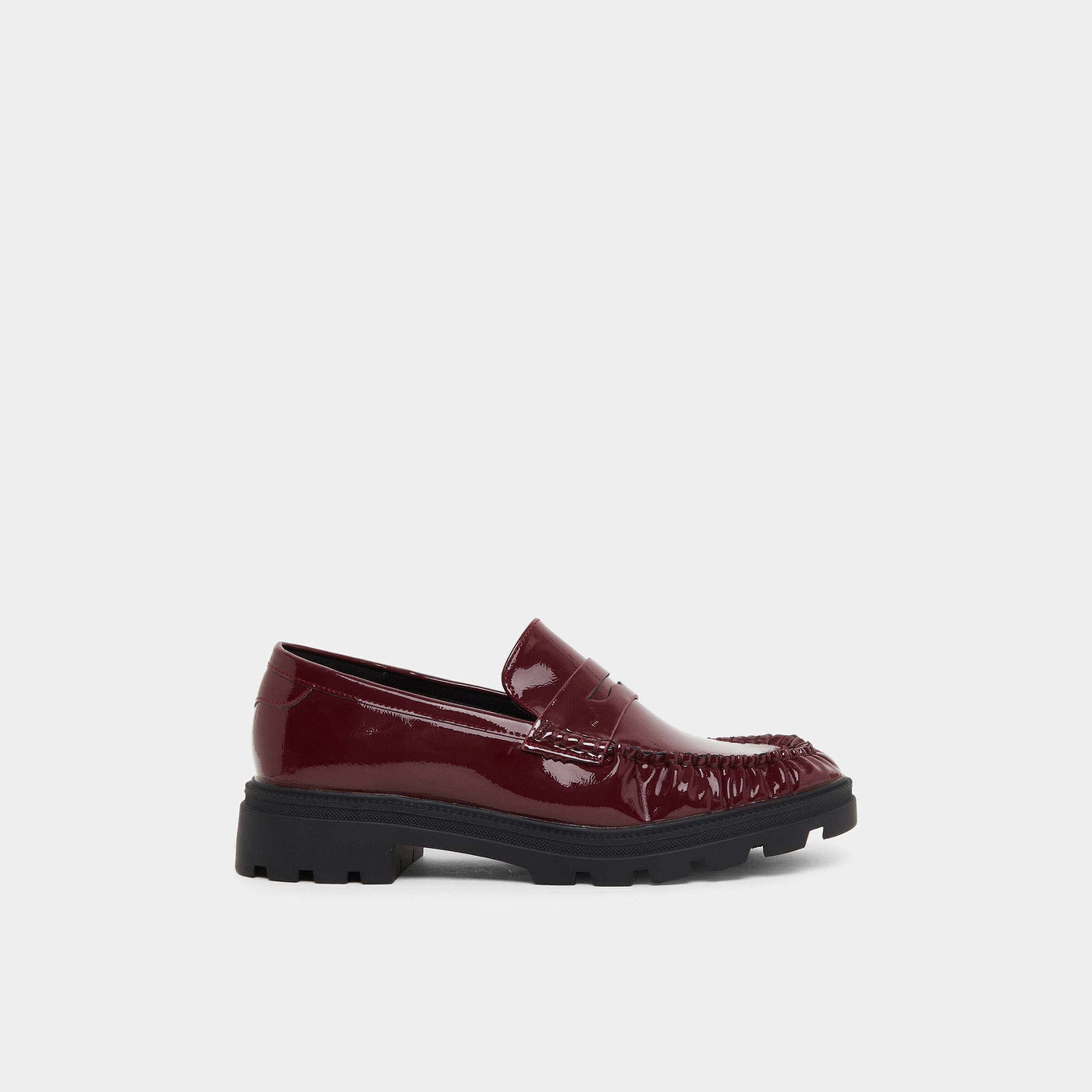 ستايلي - حذاء نسائي من الجلد اللامع لون برغندي-women-shoes-flats-loafers-image-2
