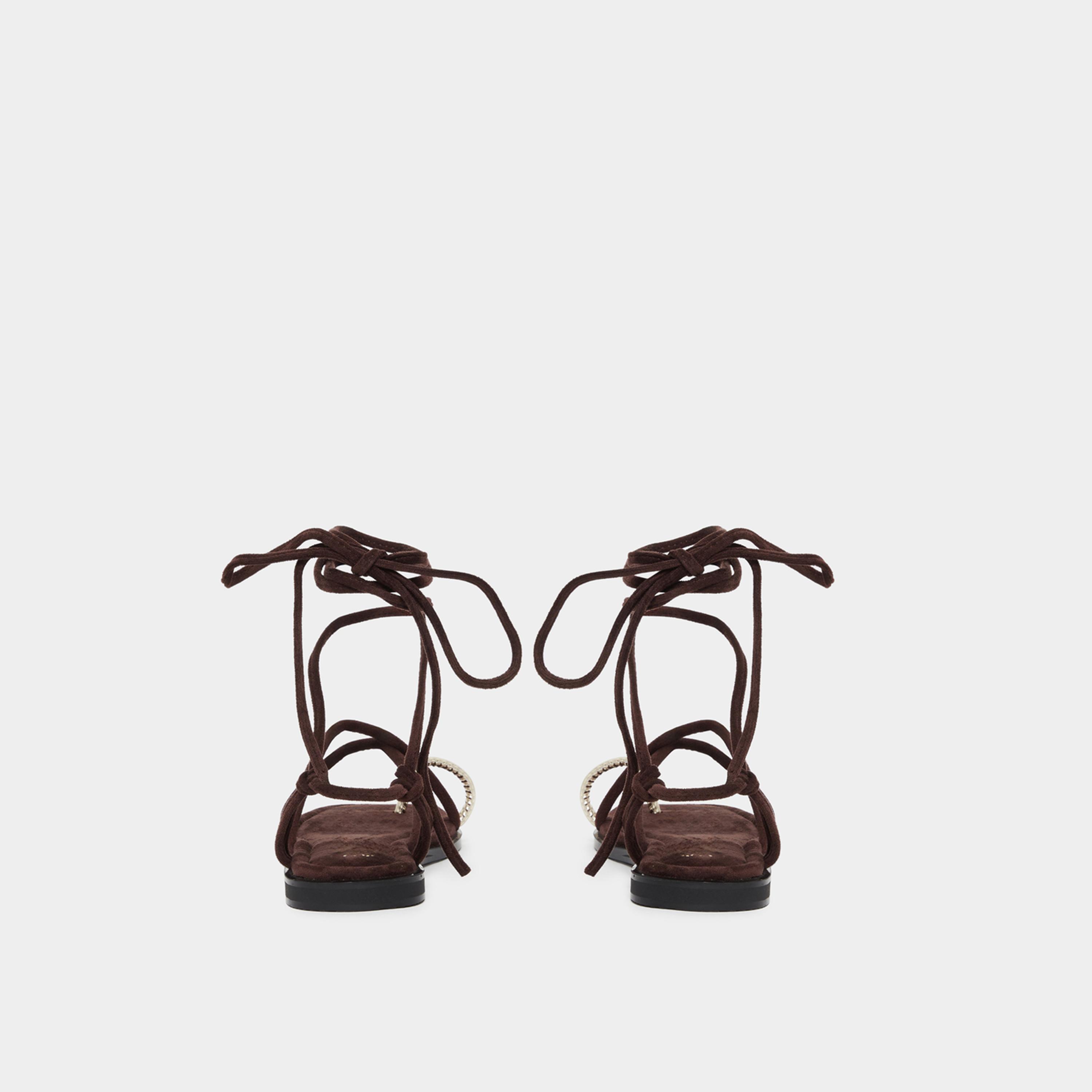 ستايلي - صندل مسطح بني اللون برباط عند الأصابع للنساء-women-shoes-sandals-flats-image-5
