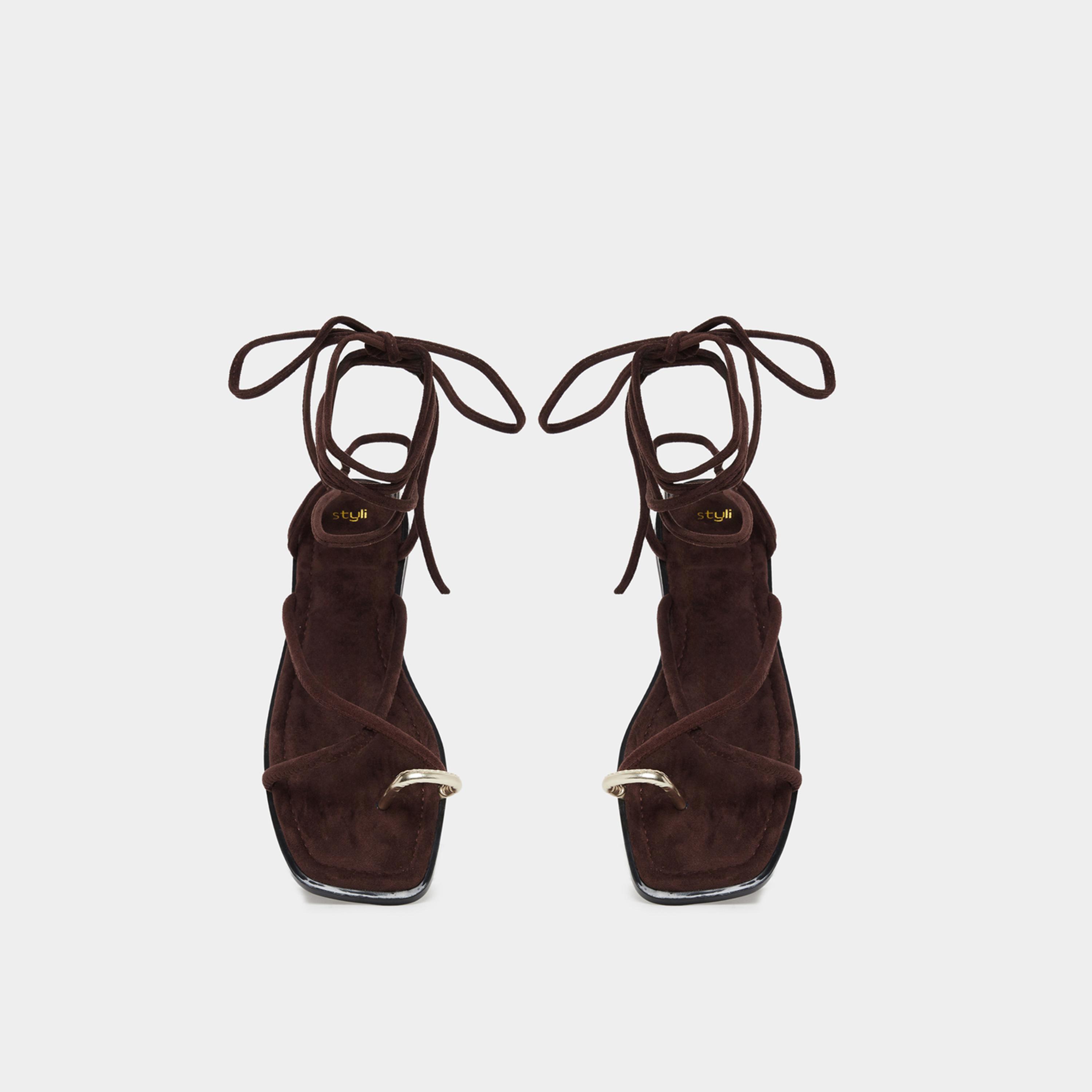 ستايلي - صندل مسطح بني اللون برباط عند الأصابع للنساء-women-shoes-sandals-flats-image-6