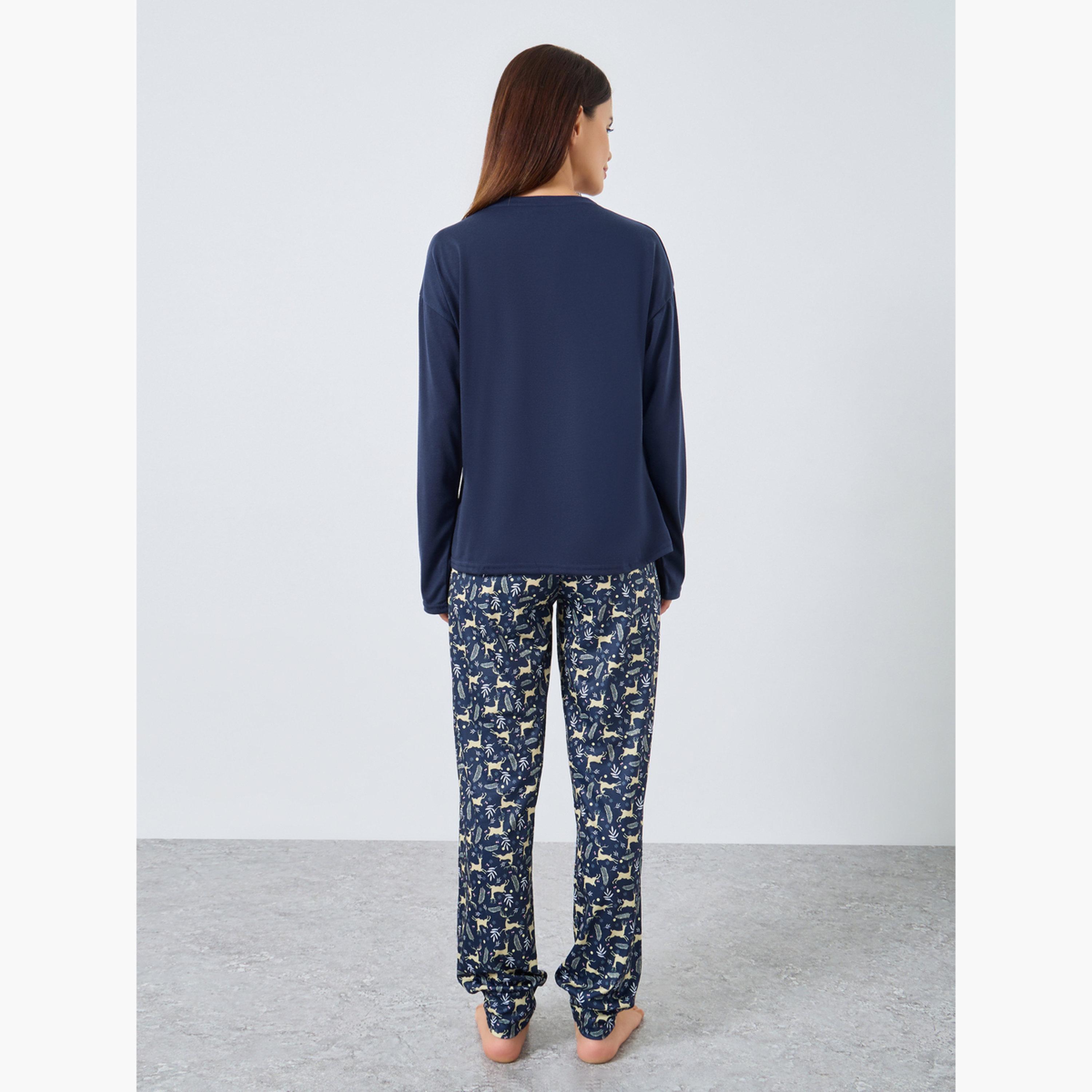 Styli Women Solid V Neck T-Shirt and Winter Print Cuffed Pyjama Set-women-clothing-nightwear-pyjamas-longsets-image-2
