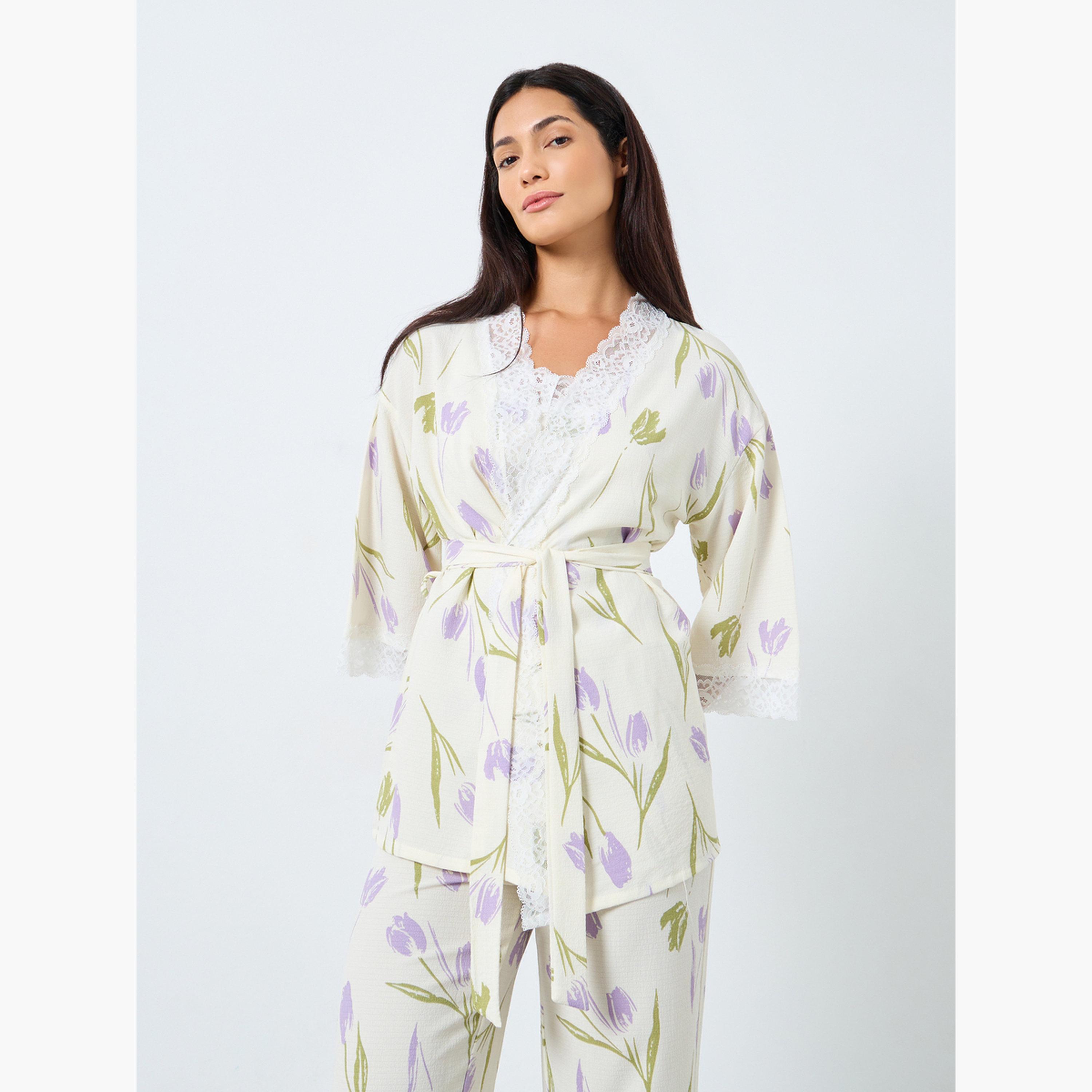 تيك تو - طقم 3 قطع - قميص داخلي بطبعة زهور وحواف دانتيل، وبنطال، وروب-women-clothing-nightwear-pyjamas-longsets-image-3