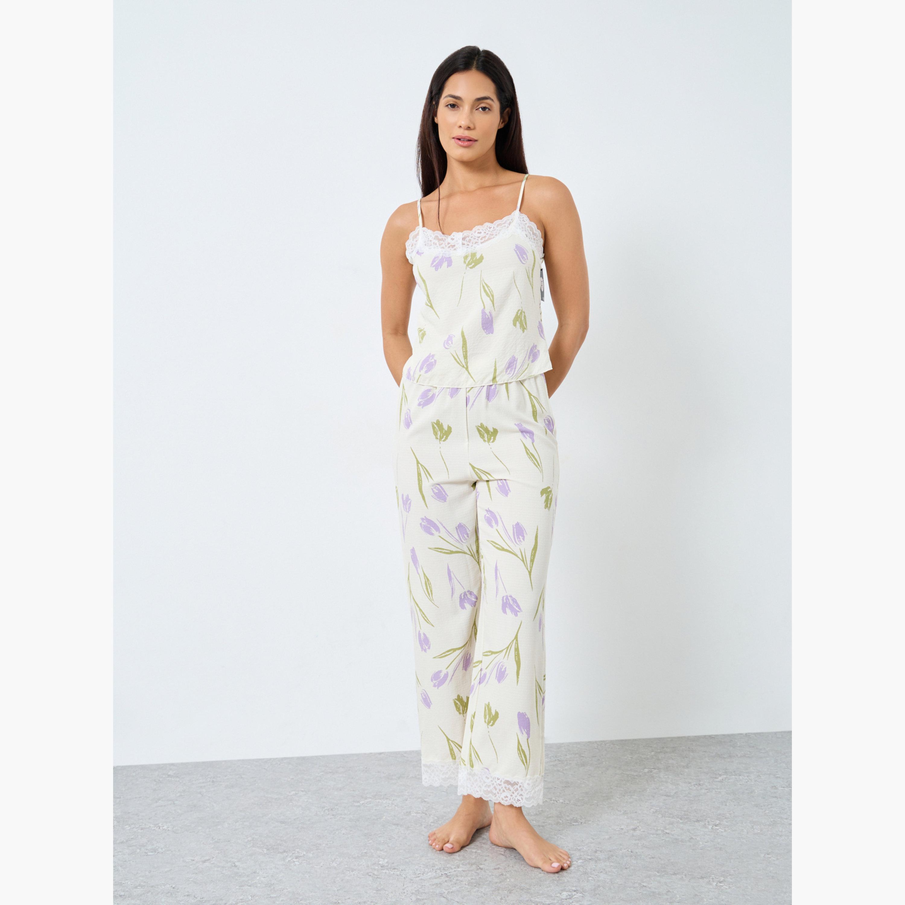 تيك تو - طقم 3 قطع - قميص داخلي بطبعة زهور وحواف دانتيل، وبنطال، وروب-women-clothing-nightwear-pyjamas-longsets-image-4