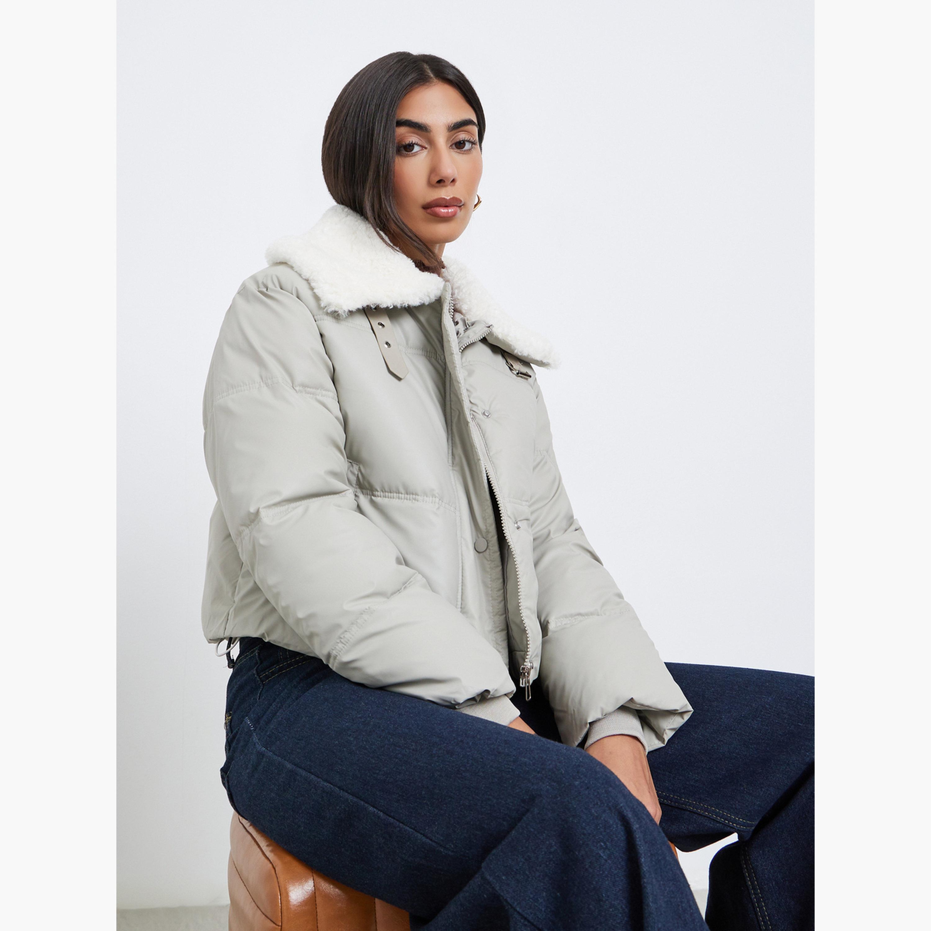 ستايلي - سترة رمادية مبطنة قصيرة مع حواف من الفرو للنساء -women-winterwear-coatsandjackets-jackets-image-3