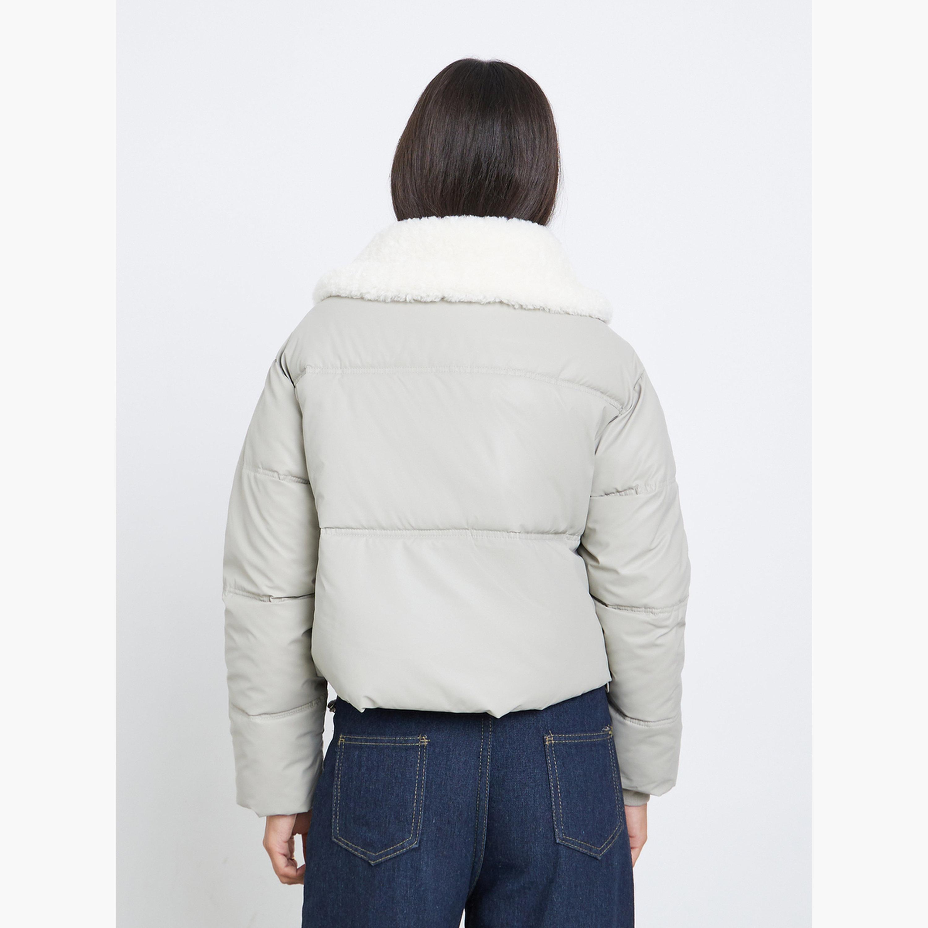 ستايلي - سترة رمادية مبطنة قصيرة مع حواف من الفرو للنساء -women-winterwear-coatsandjackets-jackets-image-5