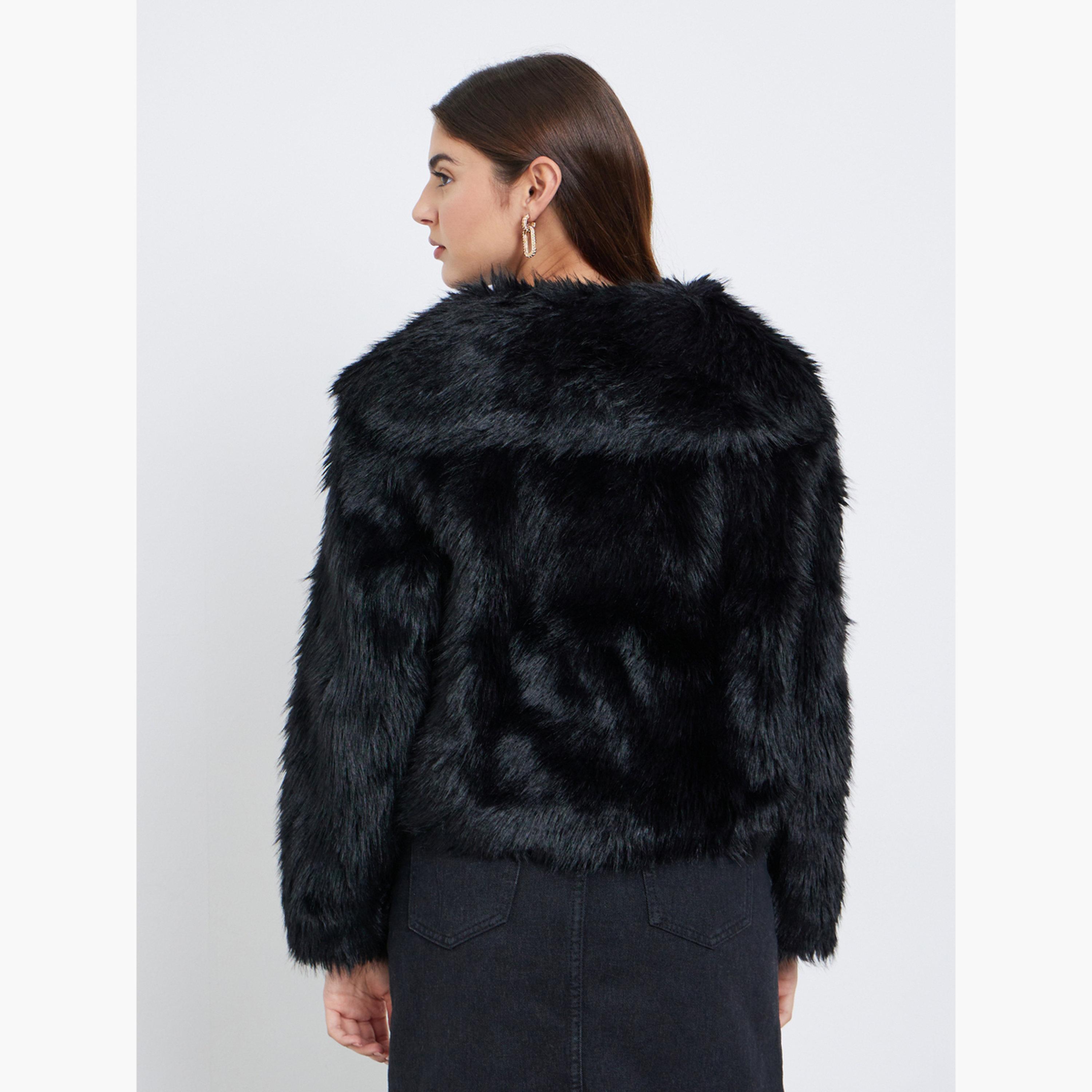 ستايلي - جاكيت قصير من الفرو الصناعي باللون الأسود بقصّة عادية للنساء -women-winterwear-coatsandjackets-jackets-image-4
