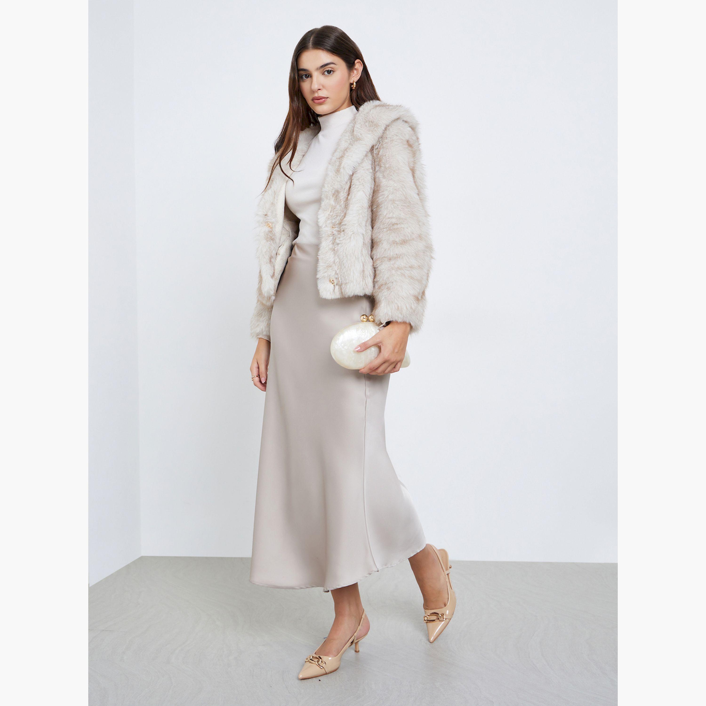 جاكيت قصير بفرو صناعي بقصة عادية-women-winterwear-coatsandjackets-jackets-image-2