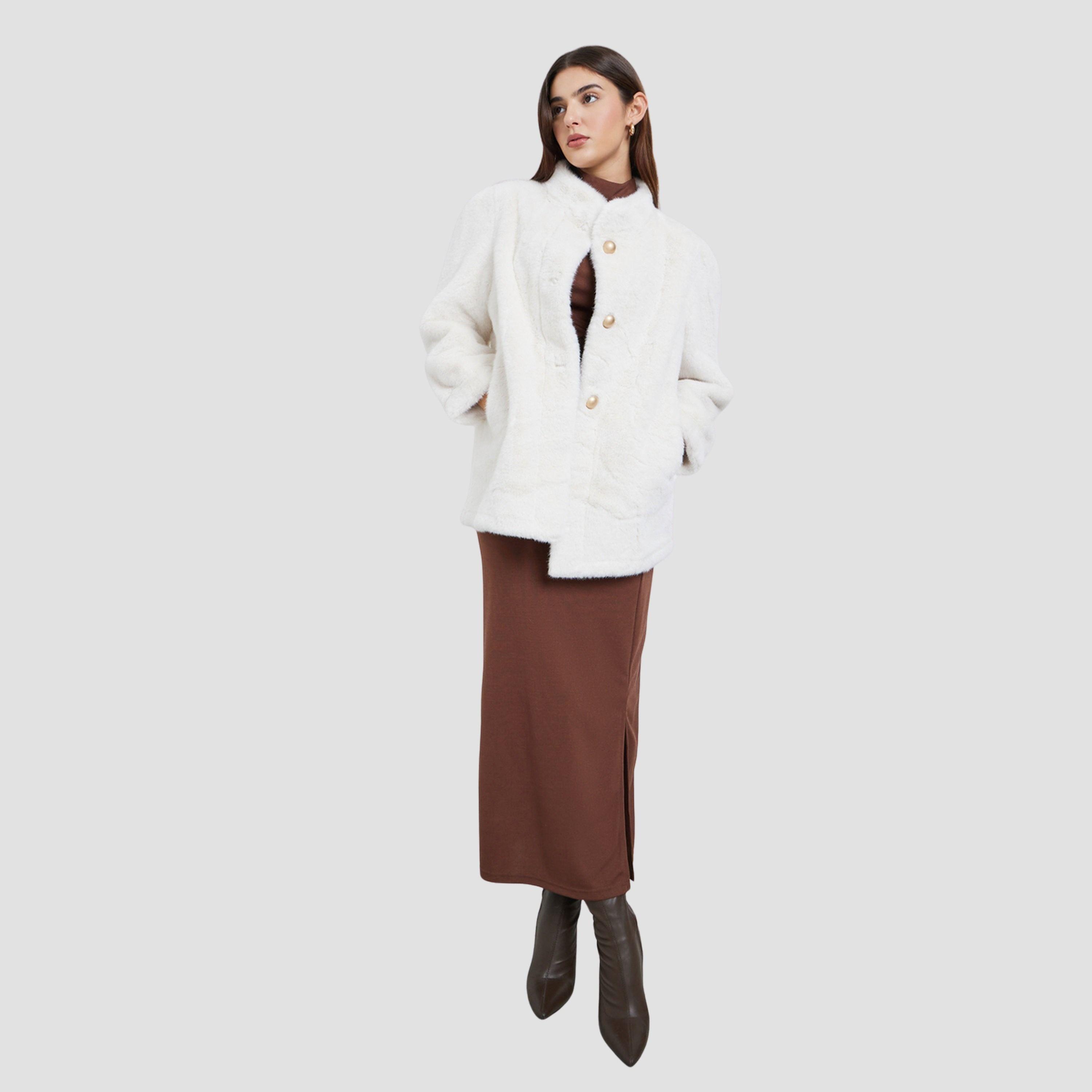 ستايلي - معطف طويل من الفرو الصناعي لون أوف وايت للنساء -women-winterwear-coatsandjackets-coats-image-2