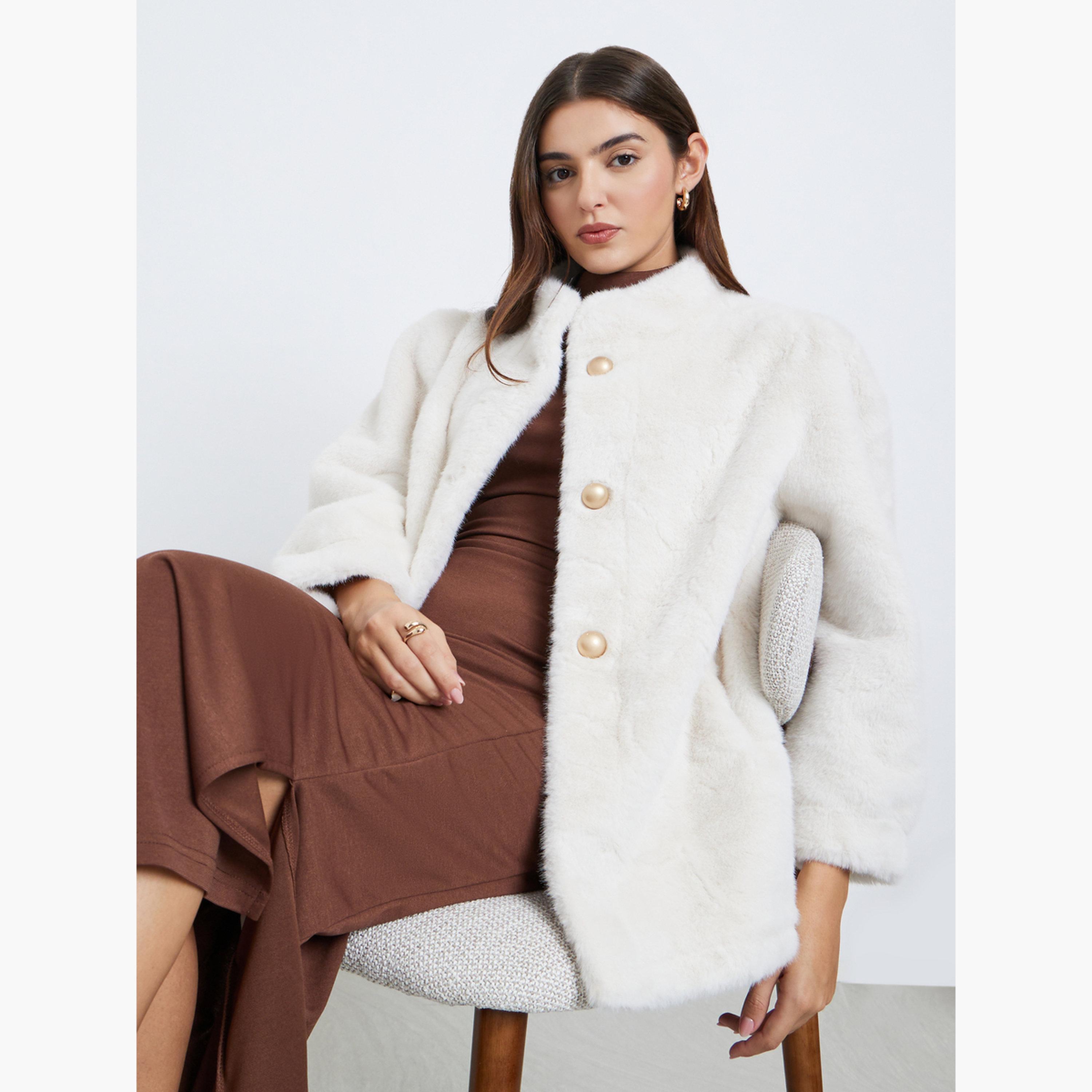 ستايلي - معطف طويل من الفرو الصناعي لون أوف وايت للنساء -women-winterwear-coatsandjackets-coats-image-3