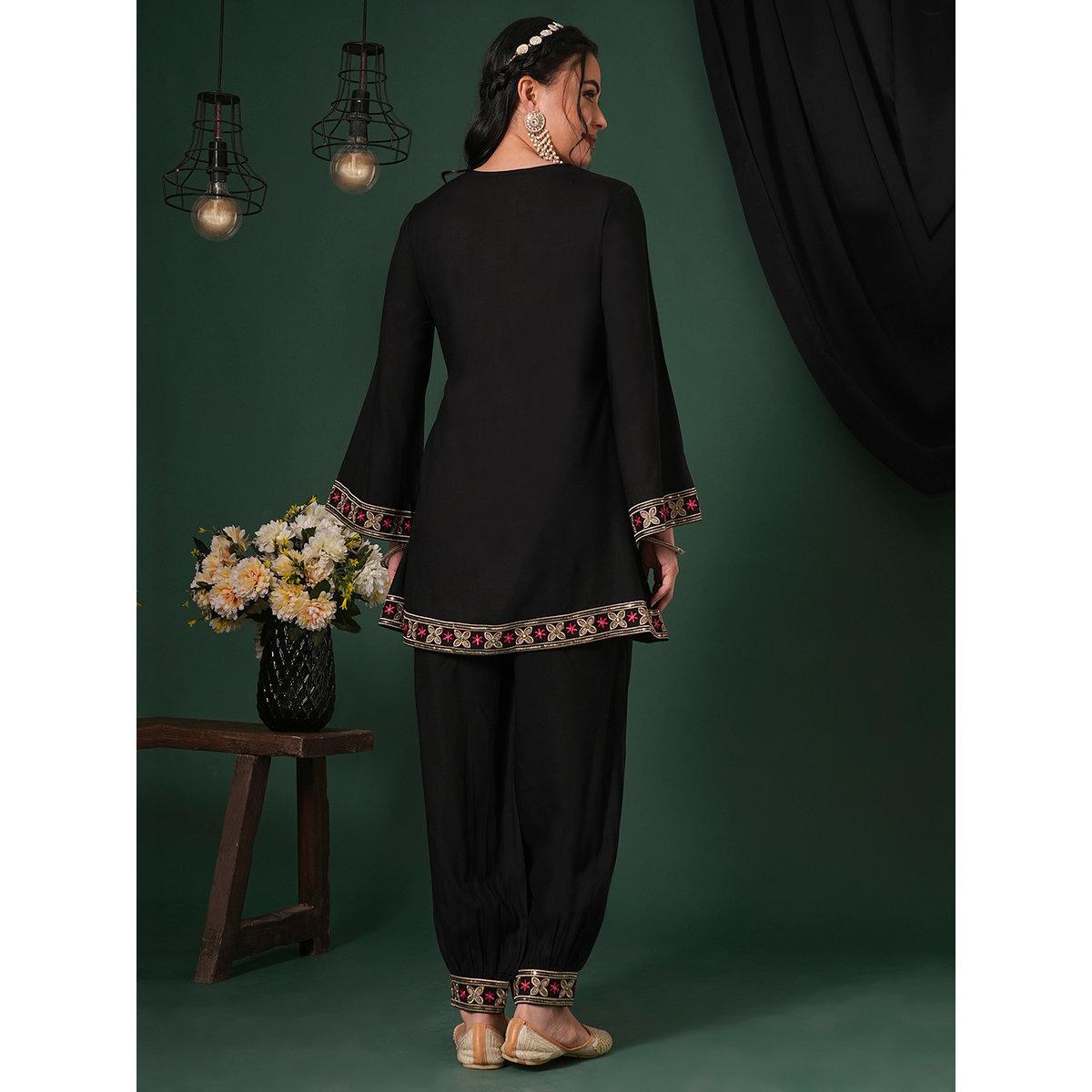 طقم منسق من بنطال أفغاني وتونيك بتفاصيل مُطرزة-women-clothing-coordsets-image-3