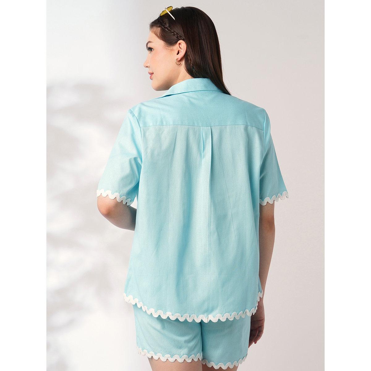 طقم منسق من شورت وبلوزة بتفاصيل دانتيل-women-clothing-coordsets-image-3