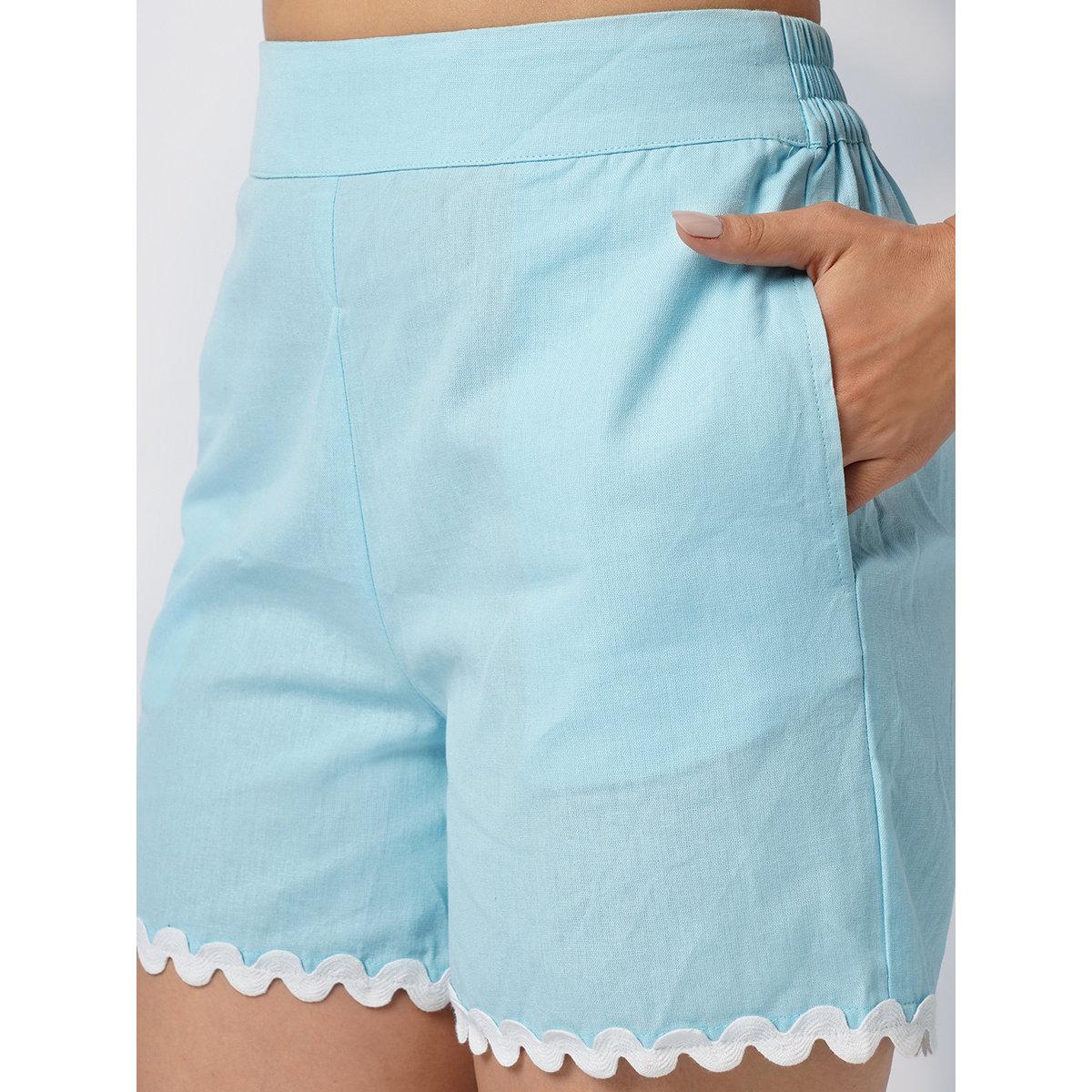 طقم منسق من شورت وبلوزة بتفاصيل دانتيل-women-clothing-coordsets-image-5