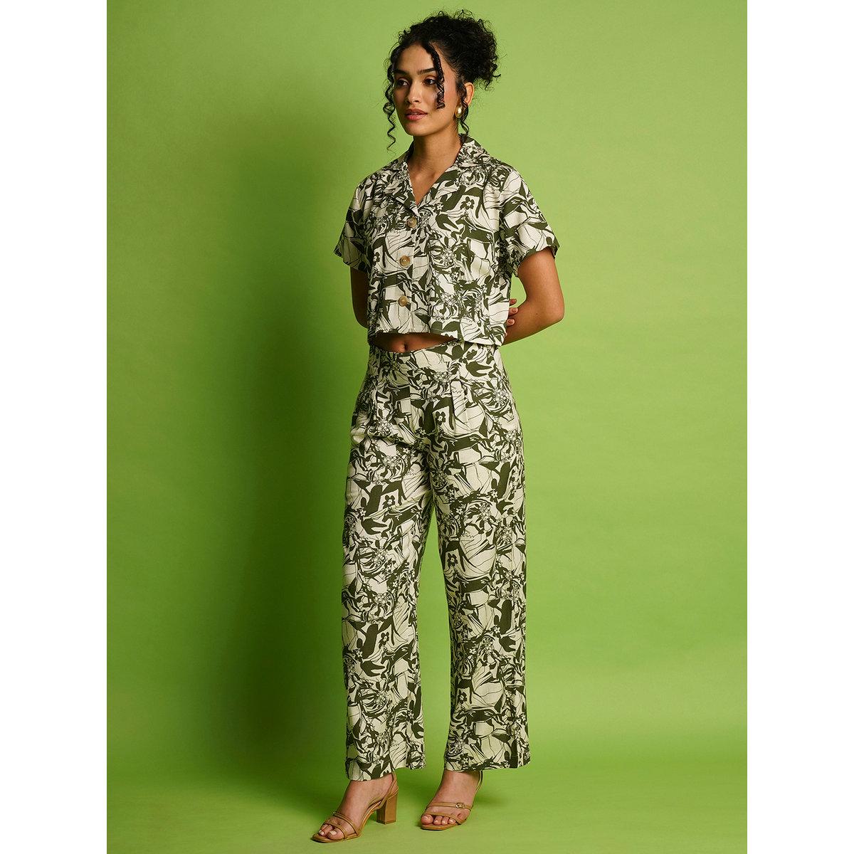 طقم منسق من بنطال وبلوزة قصيرة-women-clothing-coordsets-image-2
