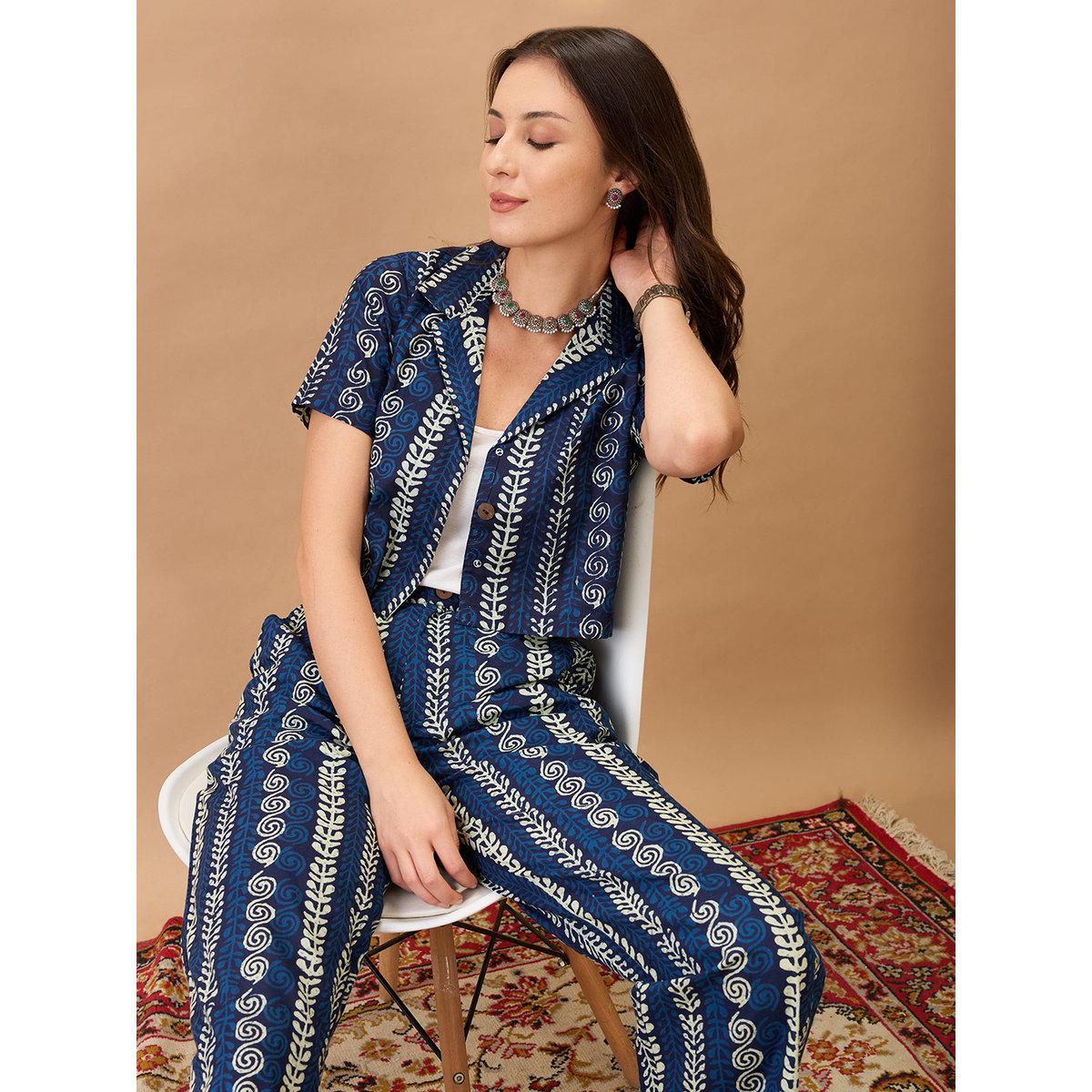 طقم منسق من بنطال وبلوزة قصيرة-women-clothing-coordsets-image-6