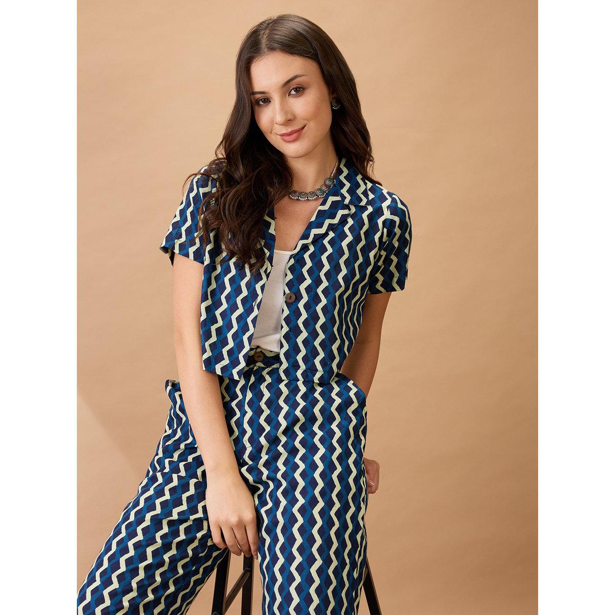 طقم منسق من بنطال وبلوزة قصيرة-women-clothing-coordsets-image-6