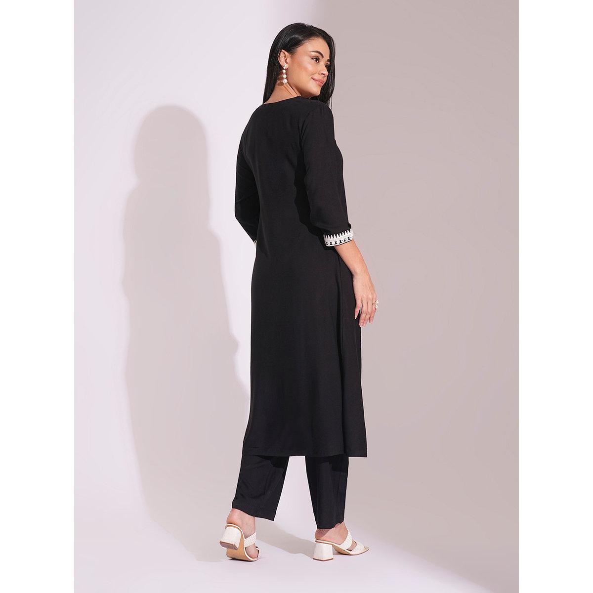 طقم من بنطال وكورتا بتفاصيل مُطرزة-women-clothing-ethnicwear-kurtasets-image-3