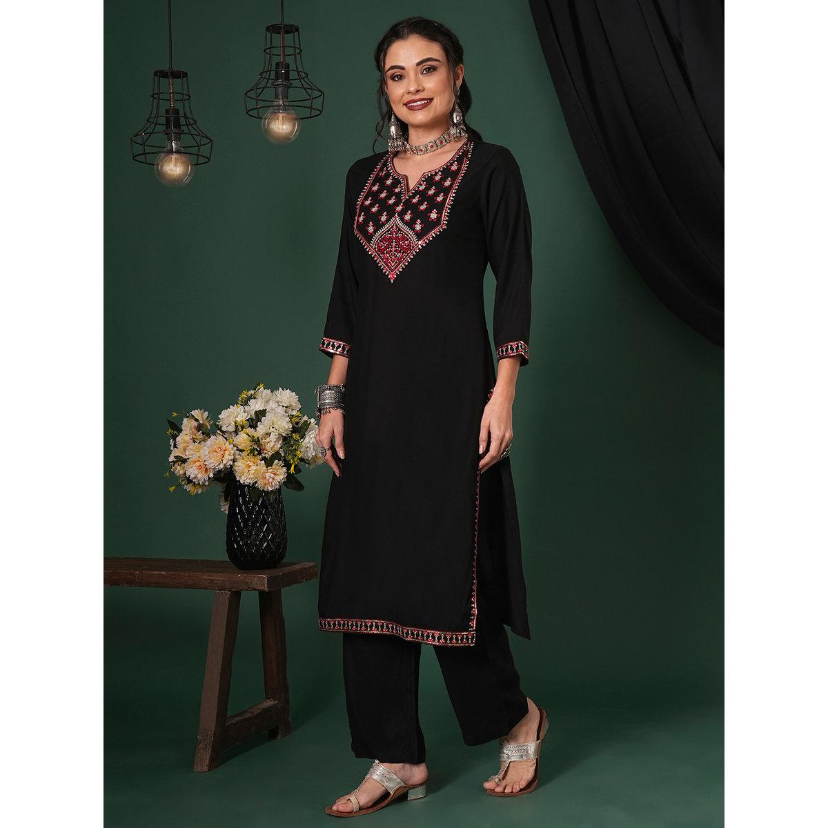 طقم منسق من بنطال وكورتا بتفاصيل مُطرزة-women-clothing-ethnicwear-kurtasets-image-2