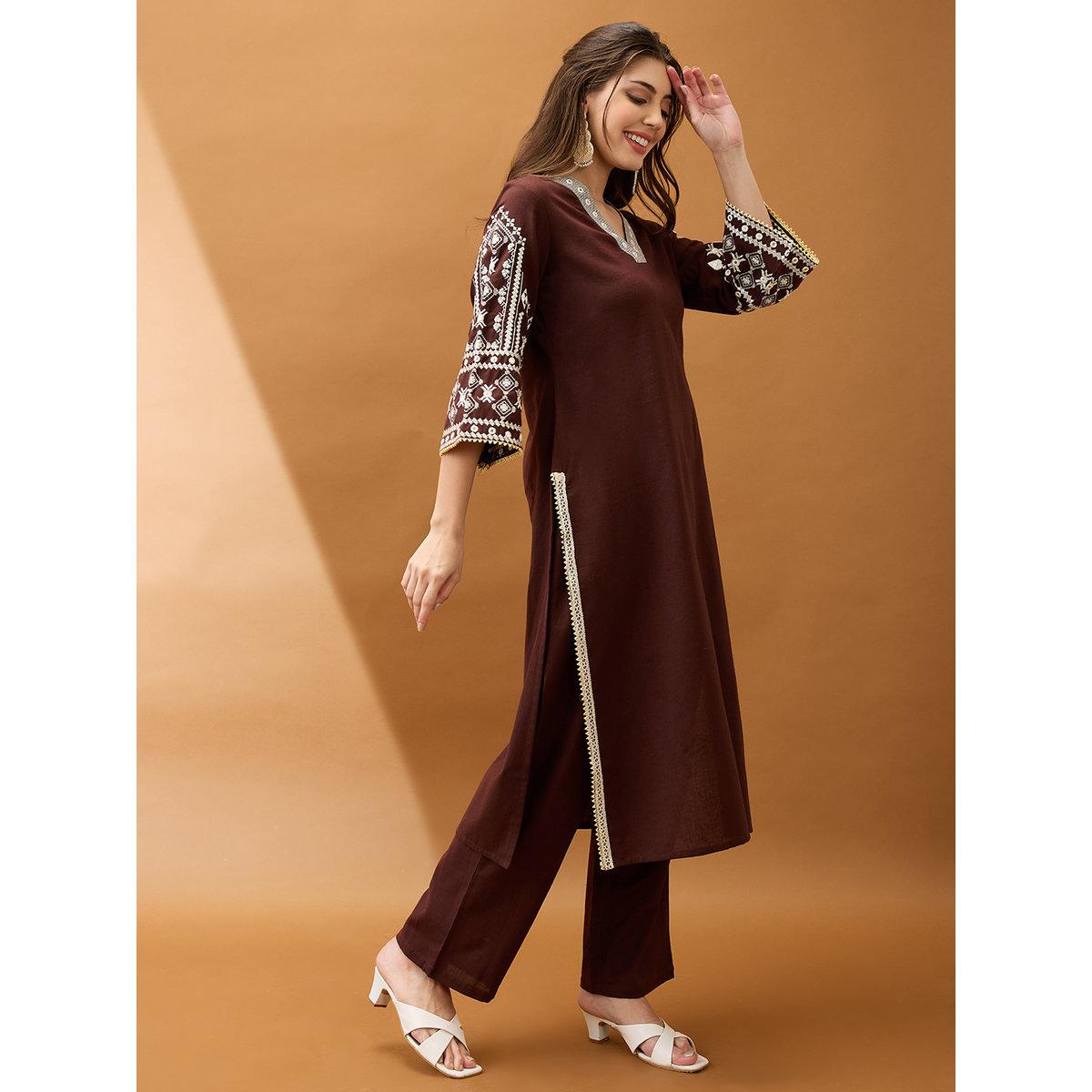 طقم من بنطال وكورتا بتفاصيل مُطرزة-women-clothing-ethnicwear-kurtasets-image-2