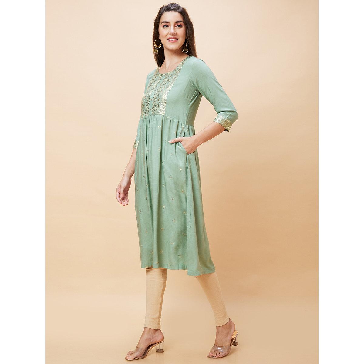 كورتا بتفاصيل طباعة باللون الذهبية-women-clothing-ethnicwear-kurtas-image-3