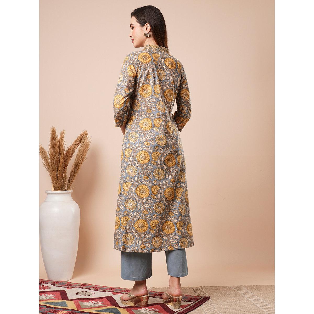 طقم منسق من بنطال وكورتا بطبعة زهور-women-clothing-ethnicwear-kurtasets-image-3