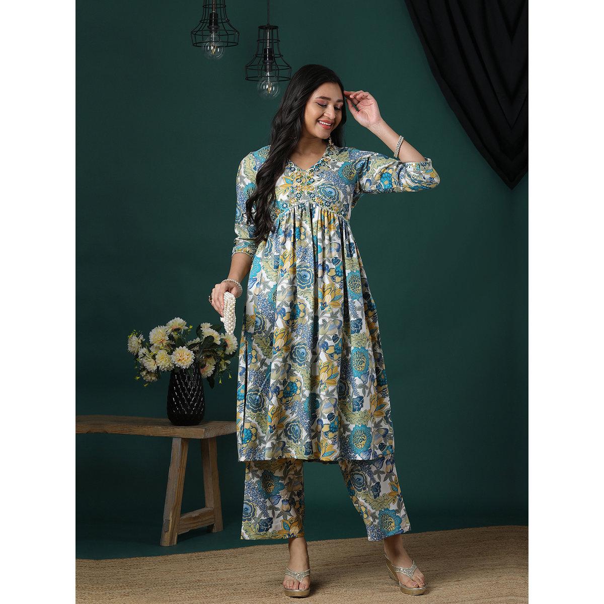 طقم من بنطال وكورتا مُطرزة-women-clothing-ethnicwear-kurtasets-image-1