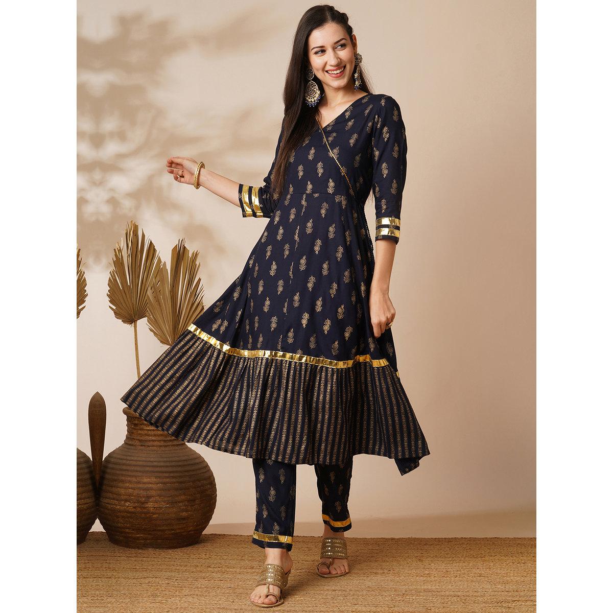 طقم من بنطال وكورتا بطبعة زهور-women-clothing-ethnicwear-kurtasets-image-1