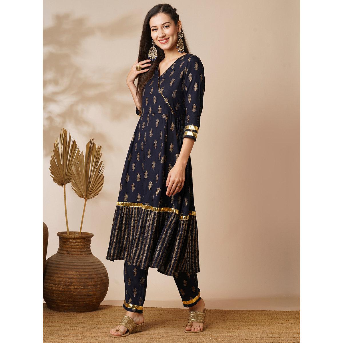 طقم من بنطال وكورتا بطبعة زهور-women-clothing-ethnicwear-kurtasets-image-2