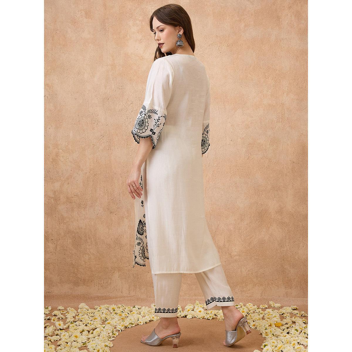 طقم من بنطال وكورتا مُطرزة-women-clothing-ethnicwear-kurtasets-image-3