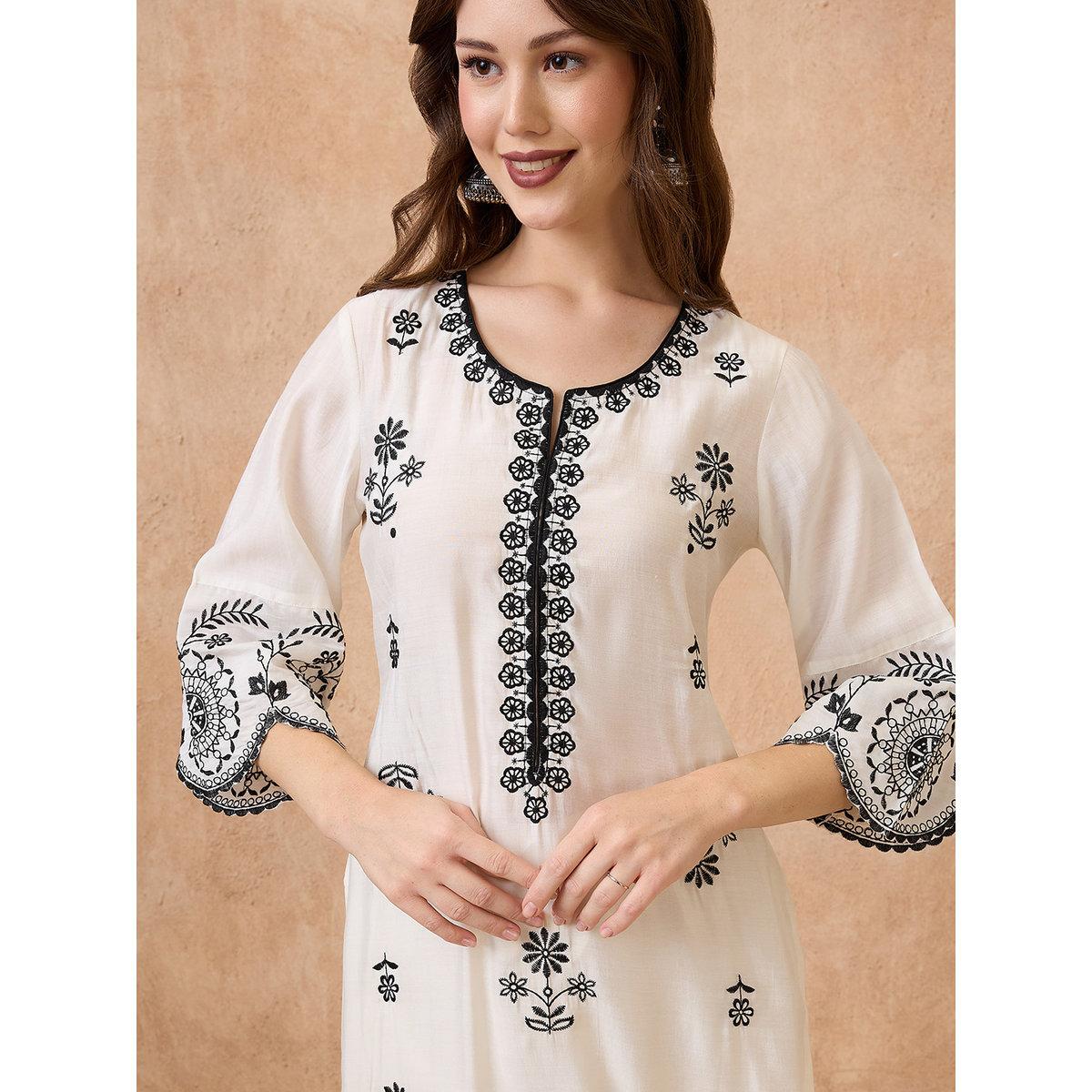 طقم من بنطال وكورتا مُطرزة-women-clothing-ethnicwear-kurtasets-image-6