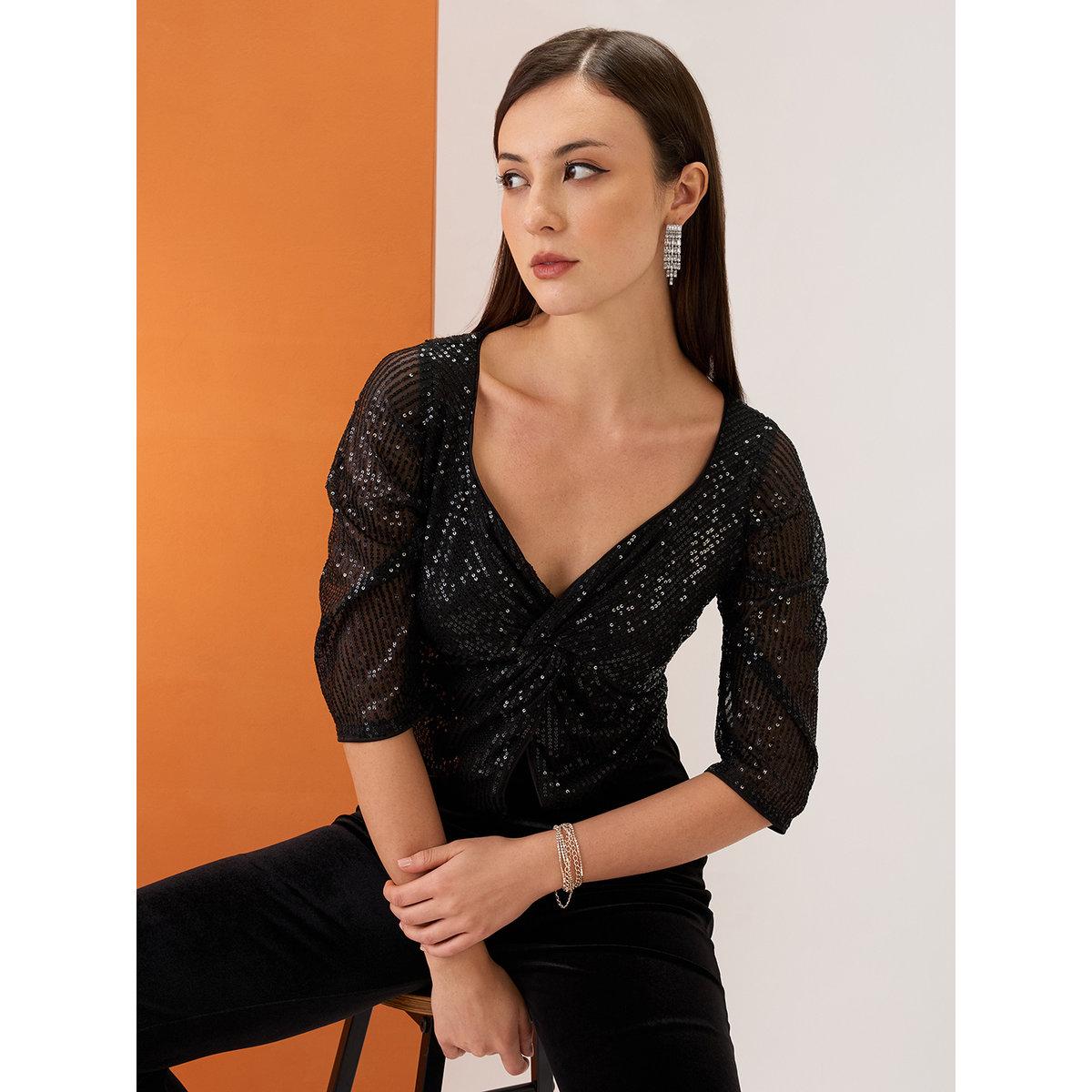 بلوزة قصيرة بتفاصيل مُنمقة-women-clothing-tshirts-image-5