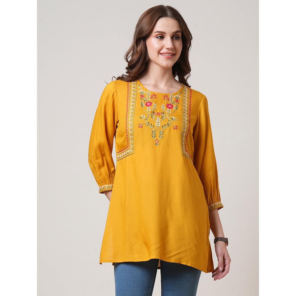 بلوزة تونيك بتفاصيل مُطرزة-women-clothing-shirtsandblouses-blouses-image-1