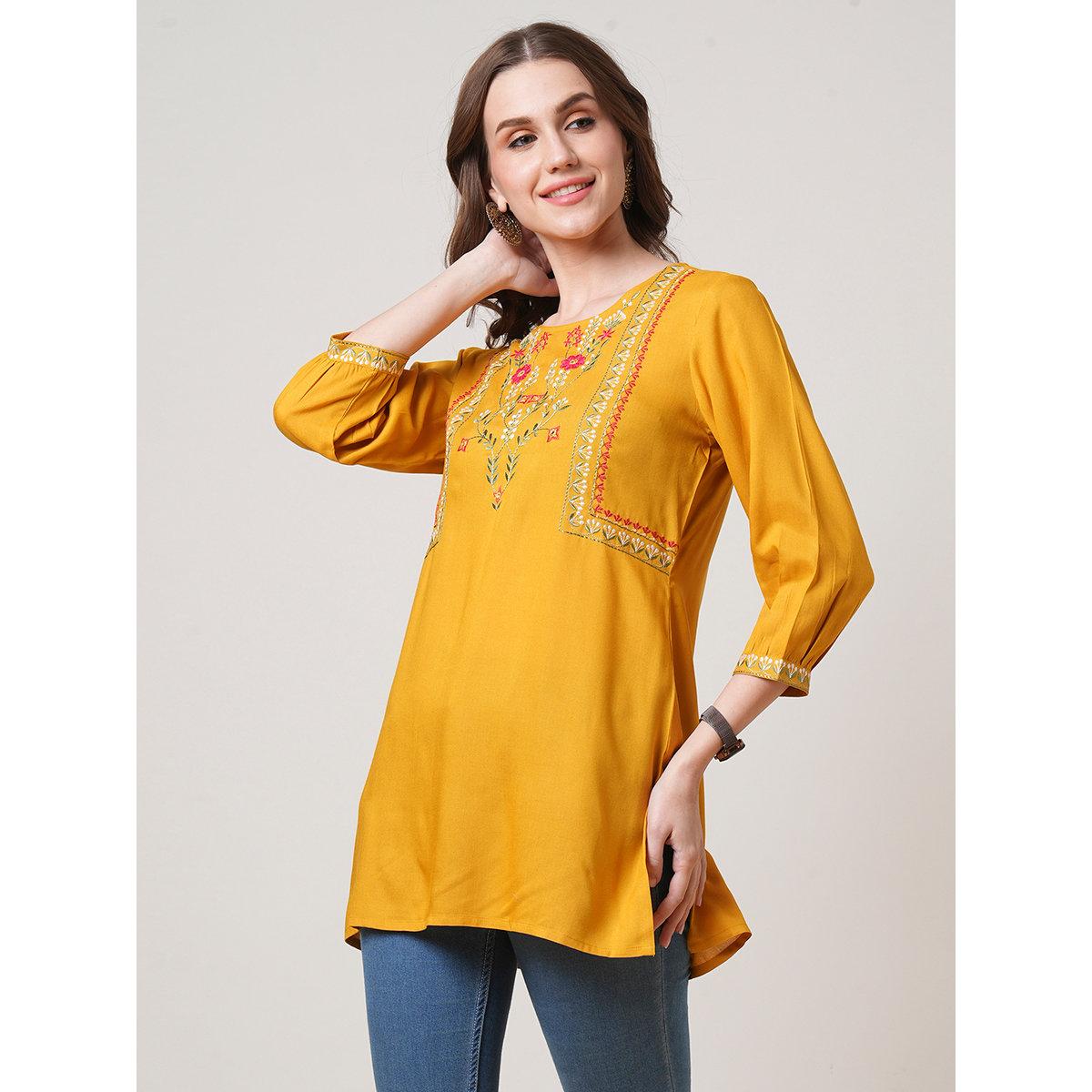 بلوزة تونيك بتفاصيل مُطرزة-women-clothing-shirtsandblouses-blouses-image-2