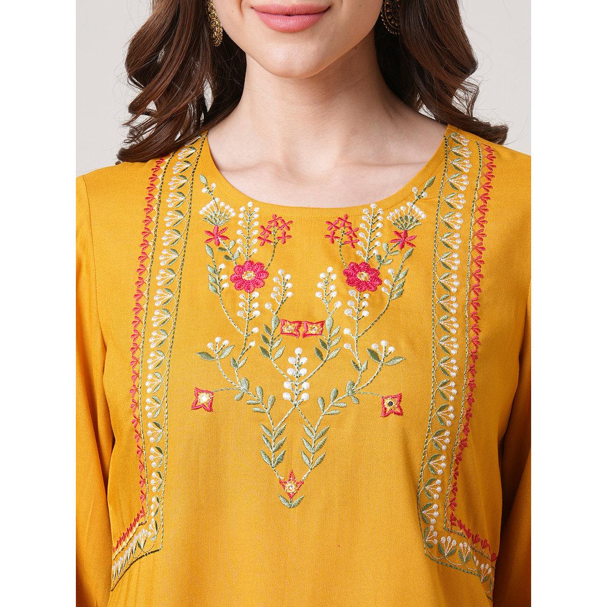 بلوزة تونيك بتفاصيل مُطرزة-women-clothing-shirtsandblouses-blouses-image-4