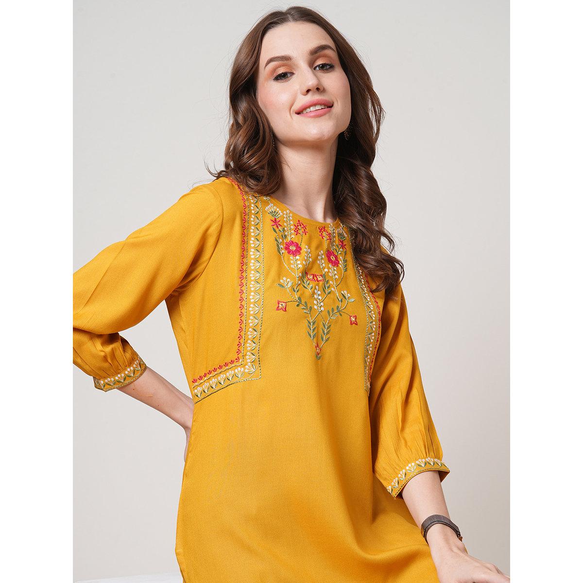 بلوزة تونيك بتفاصيل مُطرزة-women-clothing-shirtsandblouses-blouses-image-5