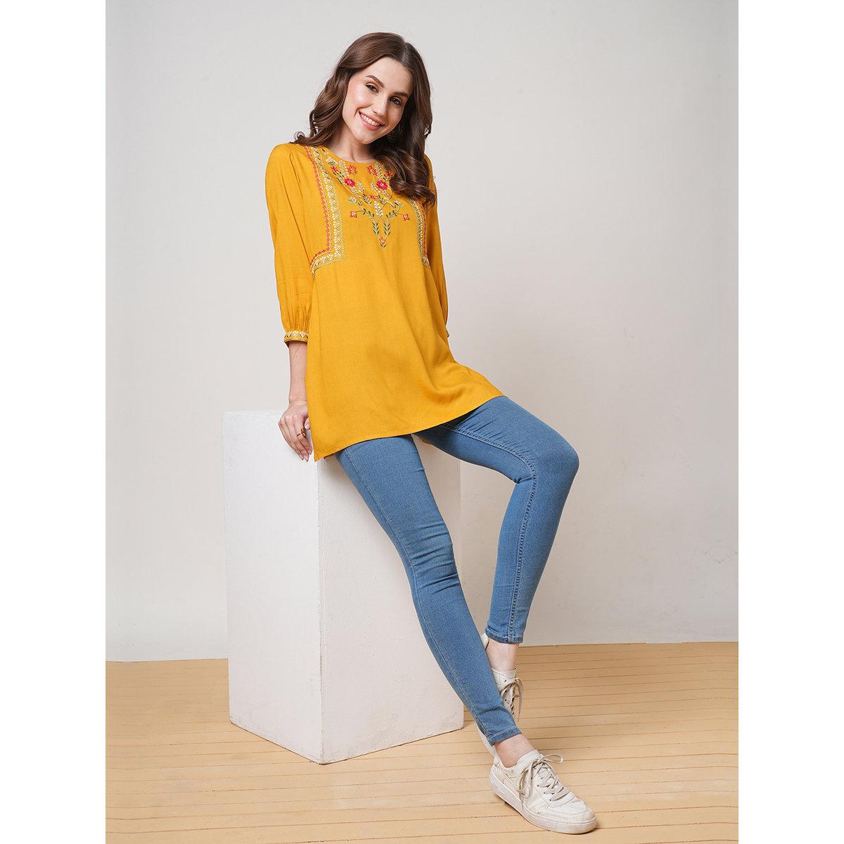 بلوزة تونيك بتفاصيل مُطرزة-women-clothing-shirtsandblouses-blouses-image-6