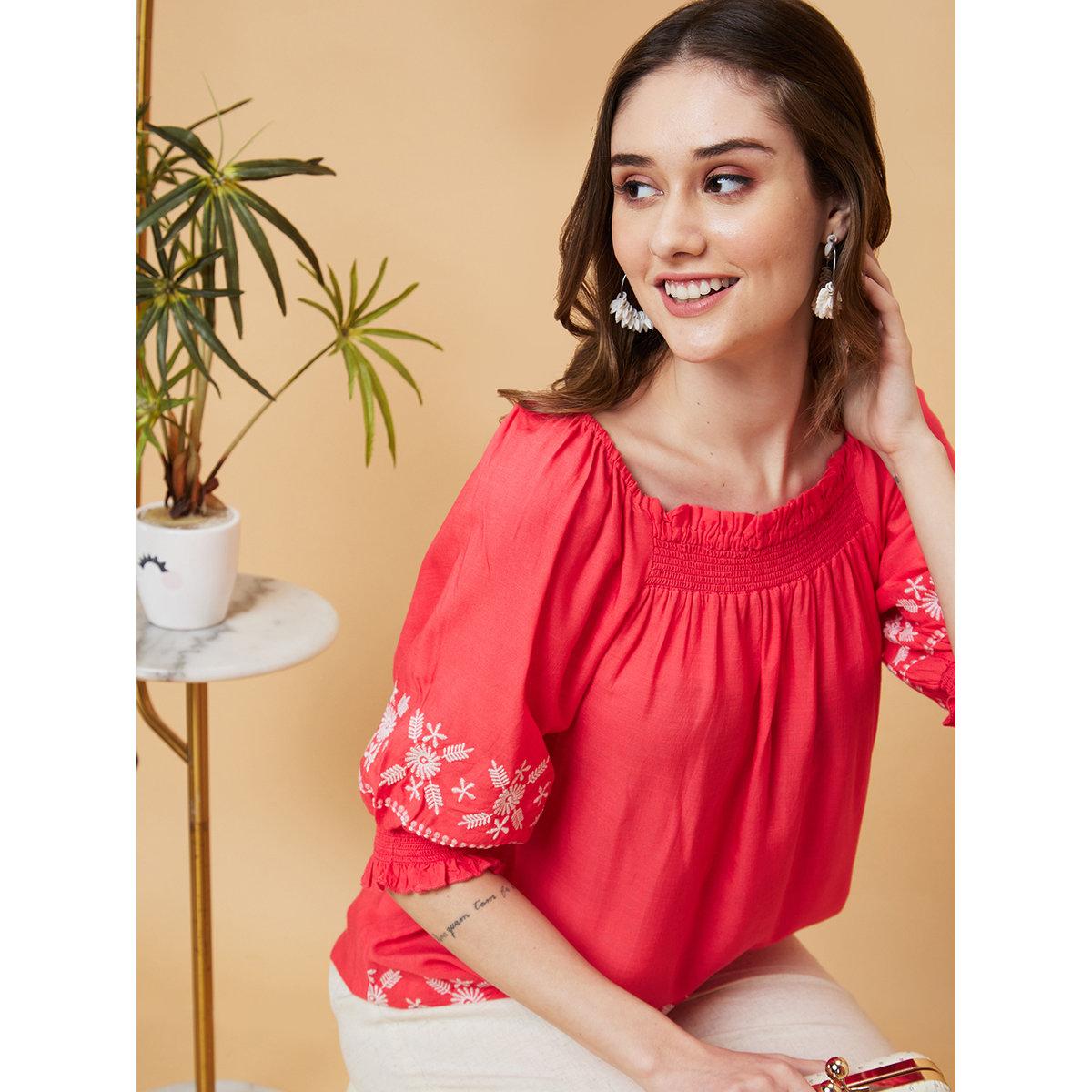 بلوزة تونيك بتفاصيل مُطرزة-women-clothing-shirtsandblouses-blouses-image-1