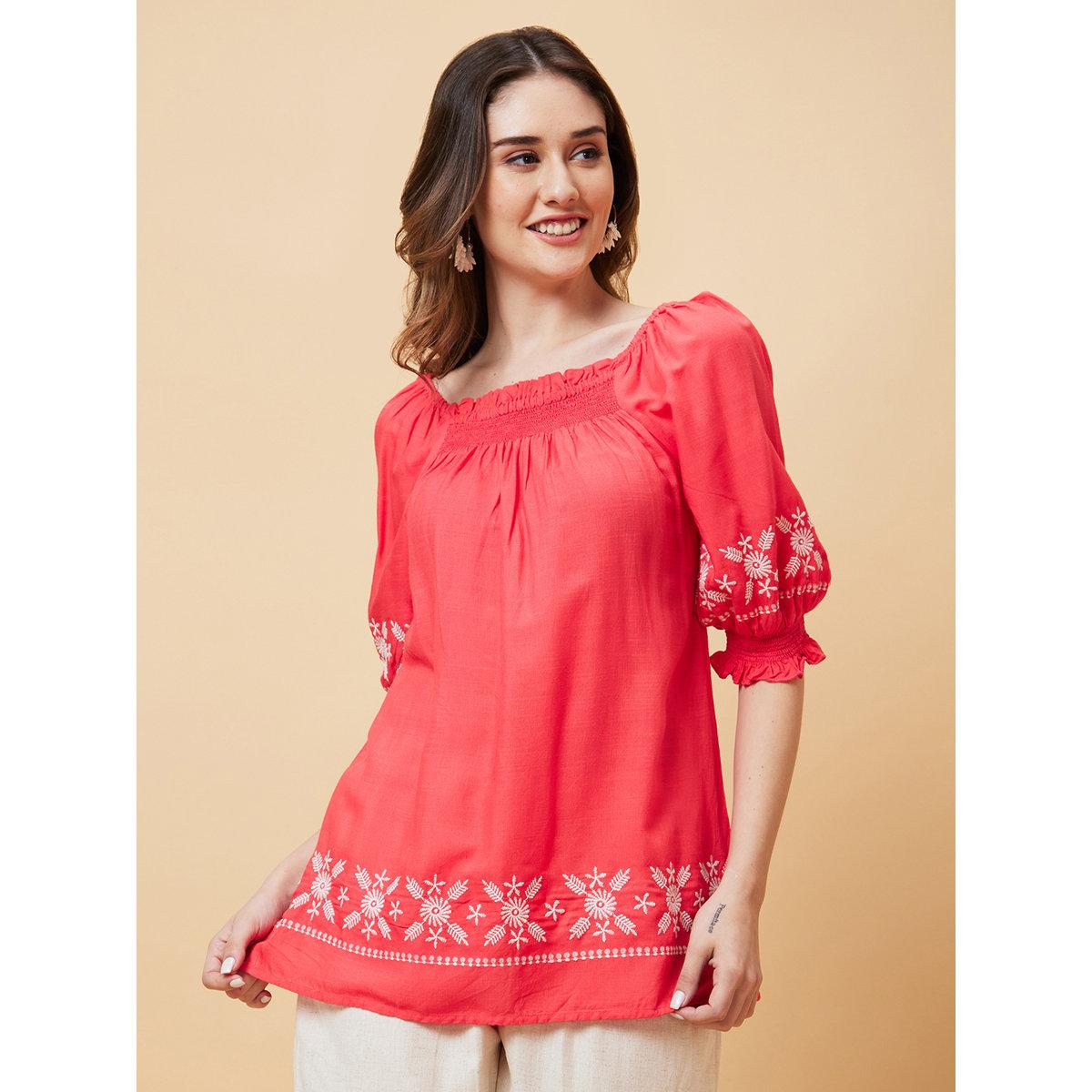بلوزة تونيك بتفاصيل مُطرزة-women-clothing-shirtsandblouses-blouses-image-2