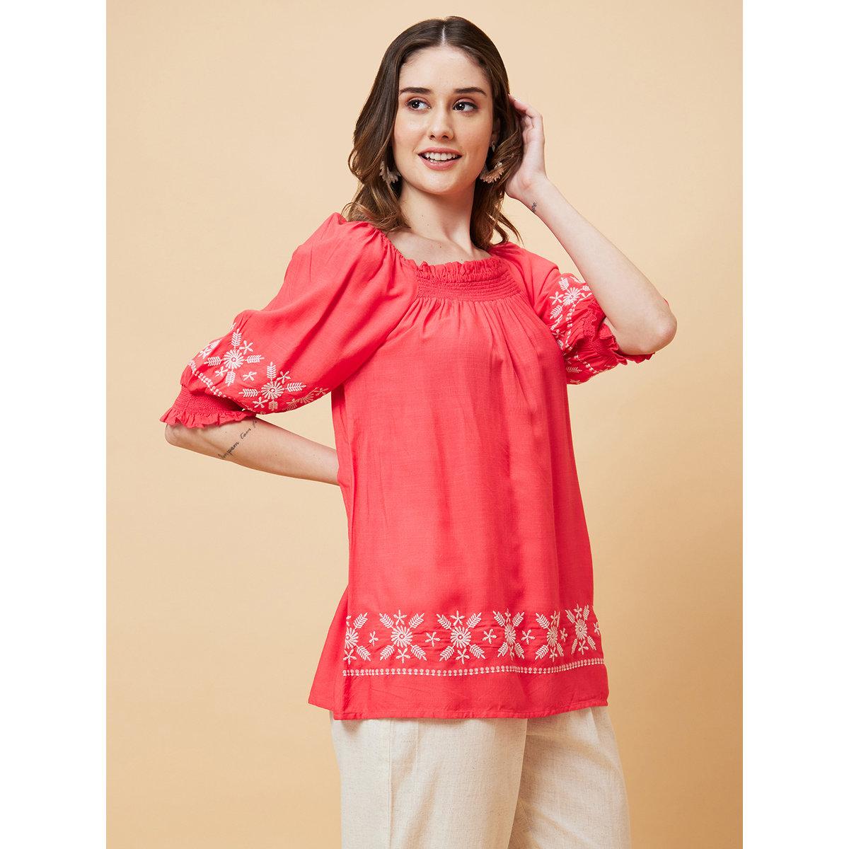 بلوزة تونيك بتفاصيل مُطرزة-women-clothing-shirtsandblouses-blouses-image-3