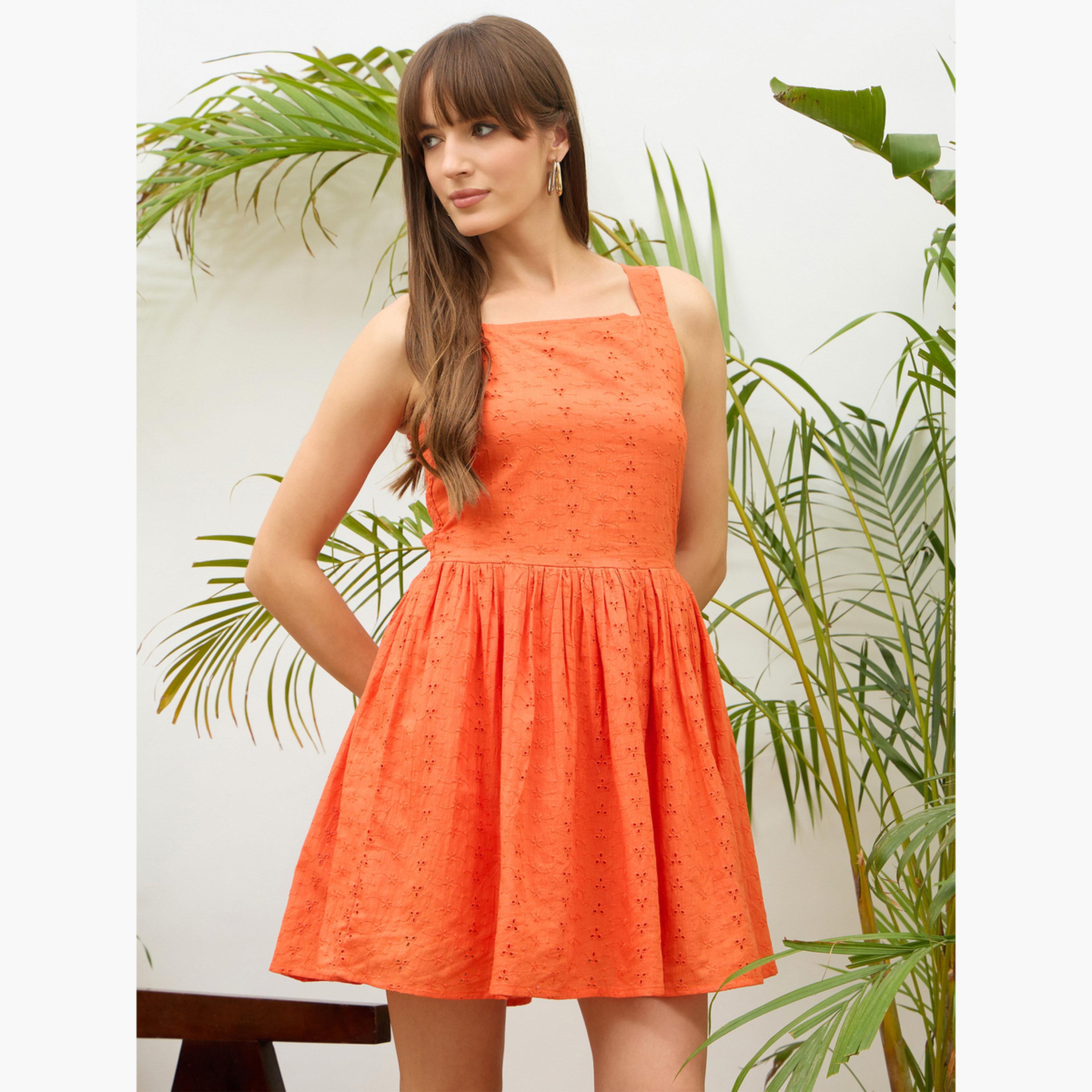 ساسافراس - فستان برتقالي قصير برقبة مربعة وحمالات للنساء-women-clothing-dresses-image-1