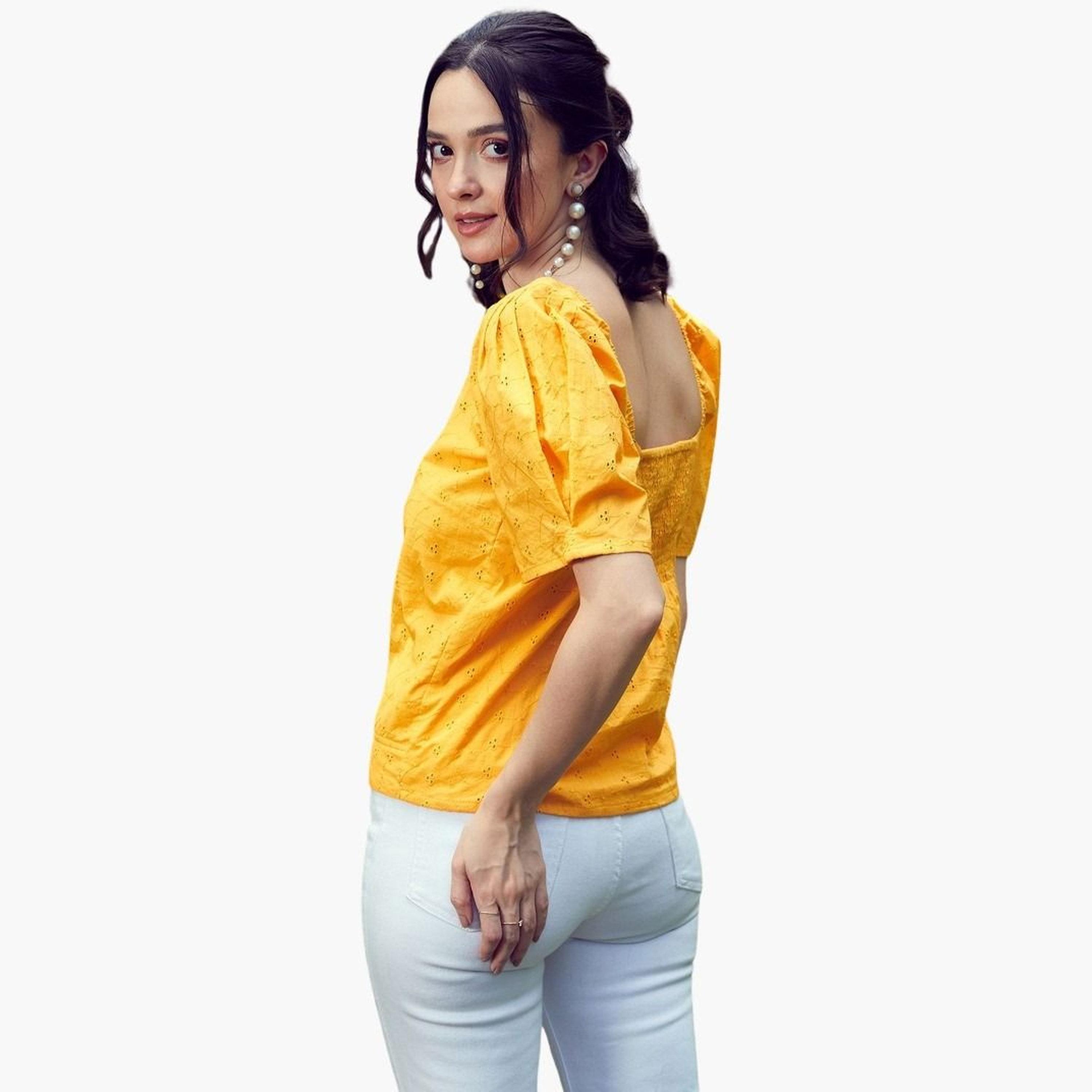 ساسافراس - توب شيفلي لون خردل ذو رقبة مربعة مدخنة للنساء-women-clothing-tshirts-image-5