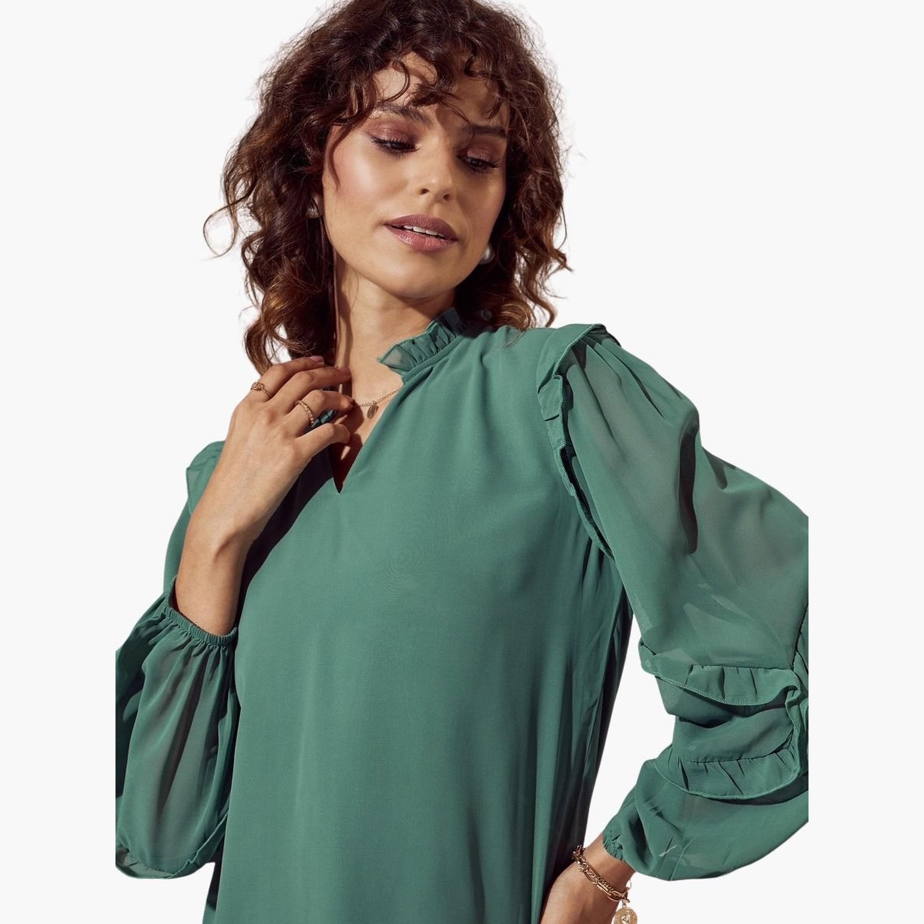 ساسافراس - بلوزة خضراء سادة بتفاصيل كشكشة للنساء-women-clothing-tshirts-image-4