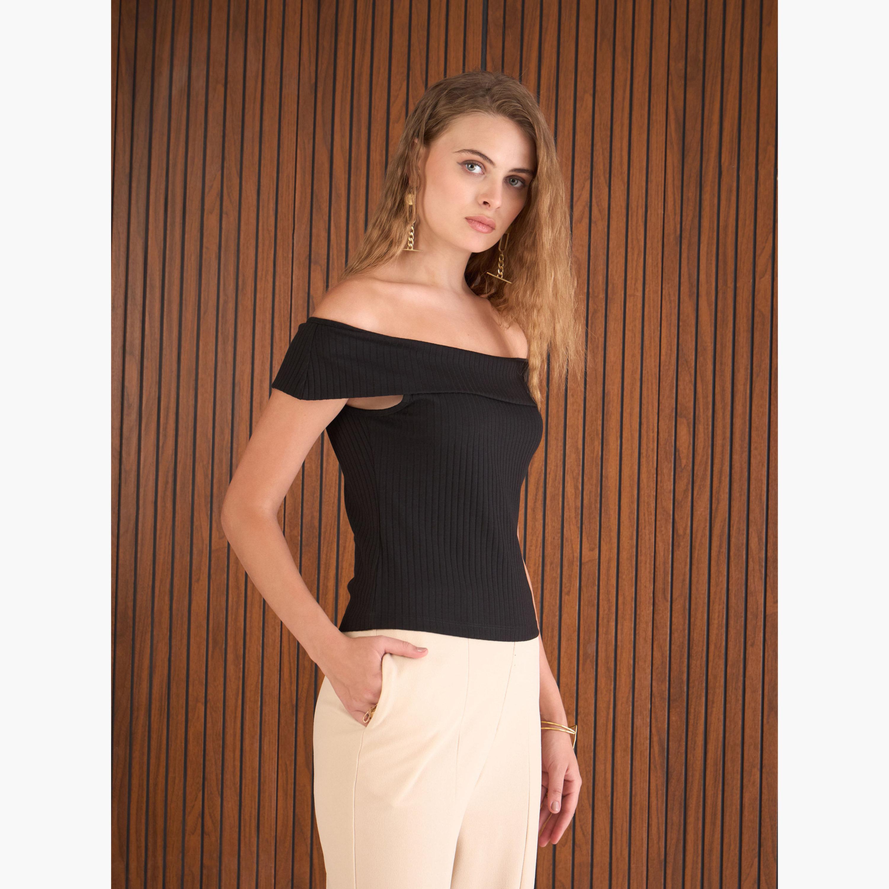 ساسافراس - بلوزة نسائية سوداء مضلعة مكشوفة الكتفين-women-clothing-tshirts-image-3
