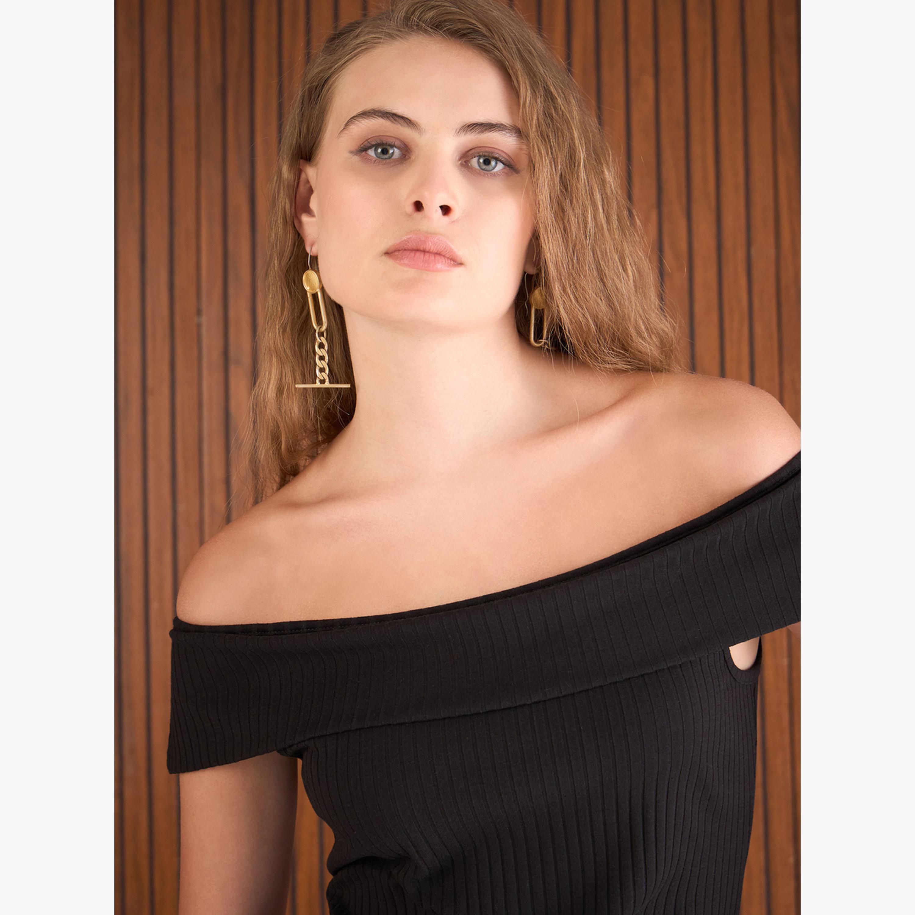 ساسافراس - بلوزة نسائية سوداء مضلعة مكشوفة الكتفين-women-clothing-tshirts-image-4