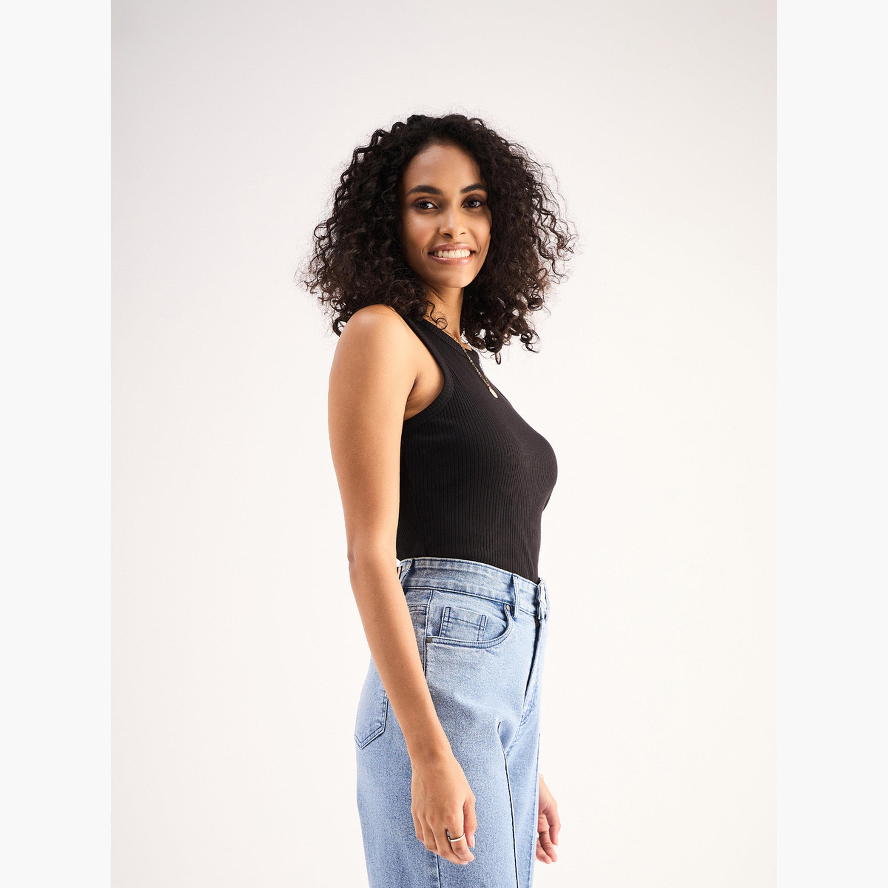 ساسافراس - بلوزة نسائية سوداء مضلعة بدون أكمام ورقبة دائرية-women-clothing-shirtsandblouses-shirts-image-3