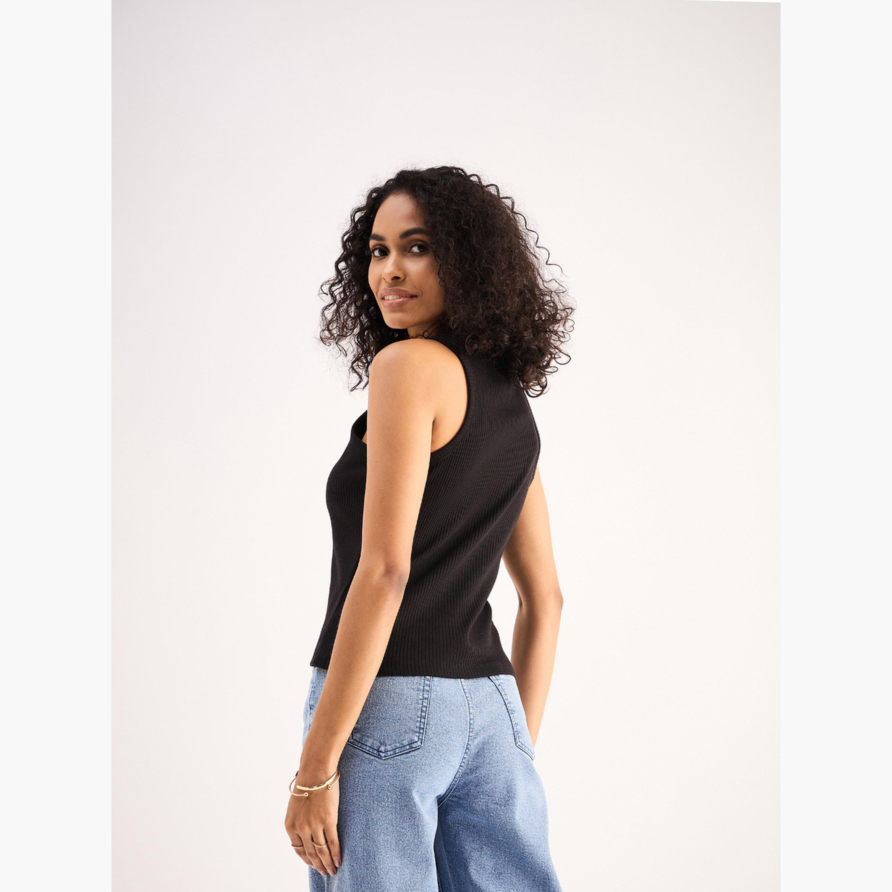 ساسافراس - بلوزة نسائية سوداء مضلعة بدون أكمام ورقبة دائرية-women-clothing-shirtsandblouses-shirts-image-5