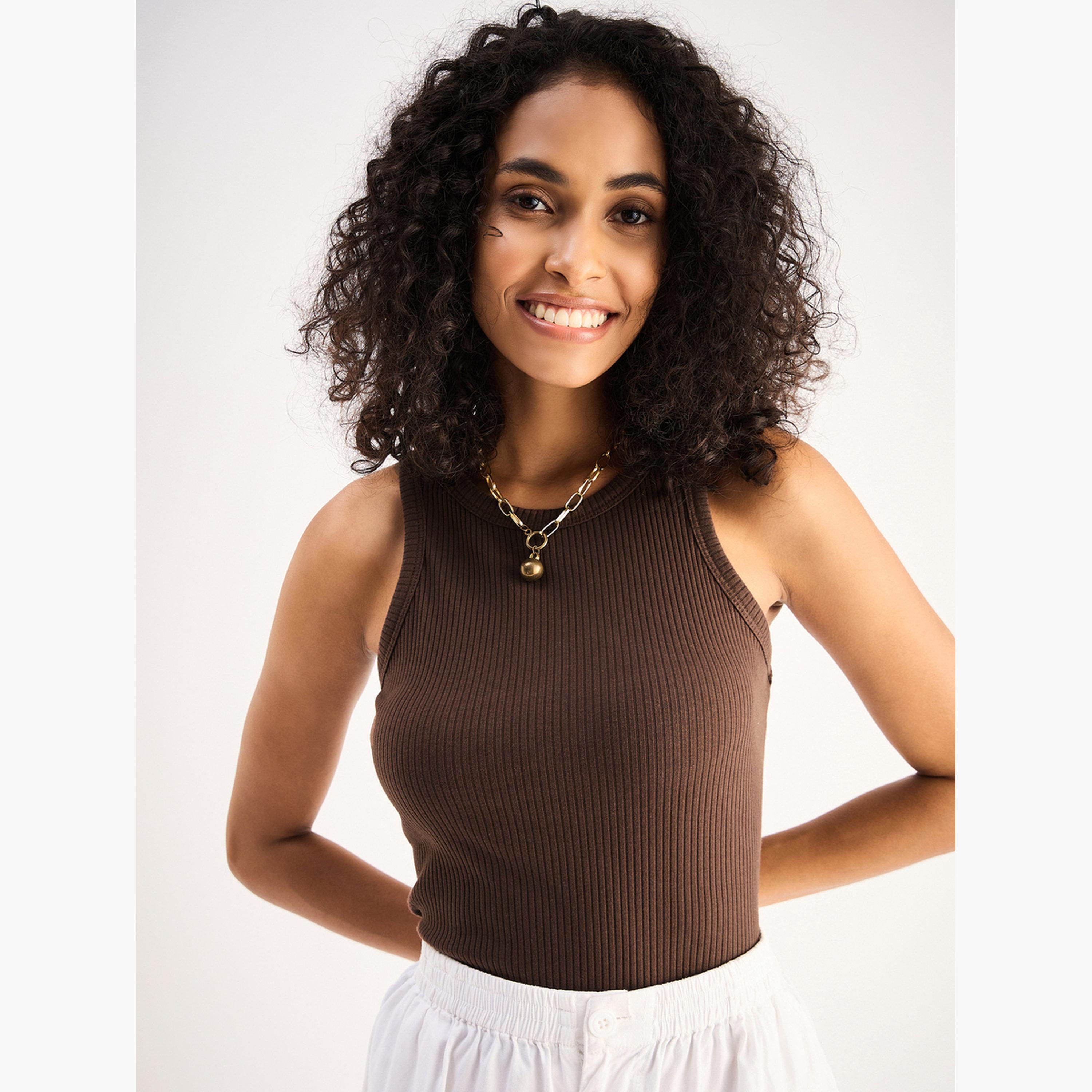 ساسافراس - بلوزة نسائية بنية اللون مضلعة بدون أكمام ورقبة دائرية-women-clothing-shirtsandblouses-shirts-image-3