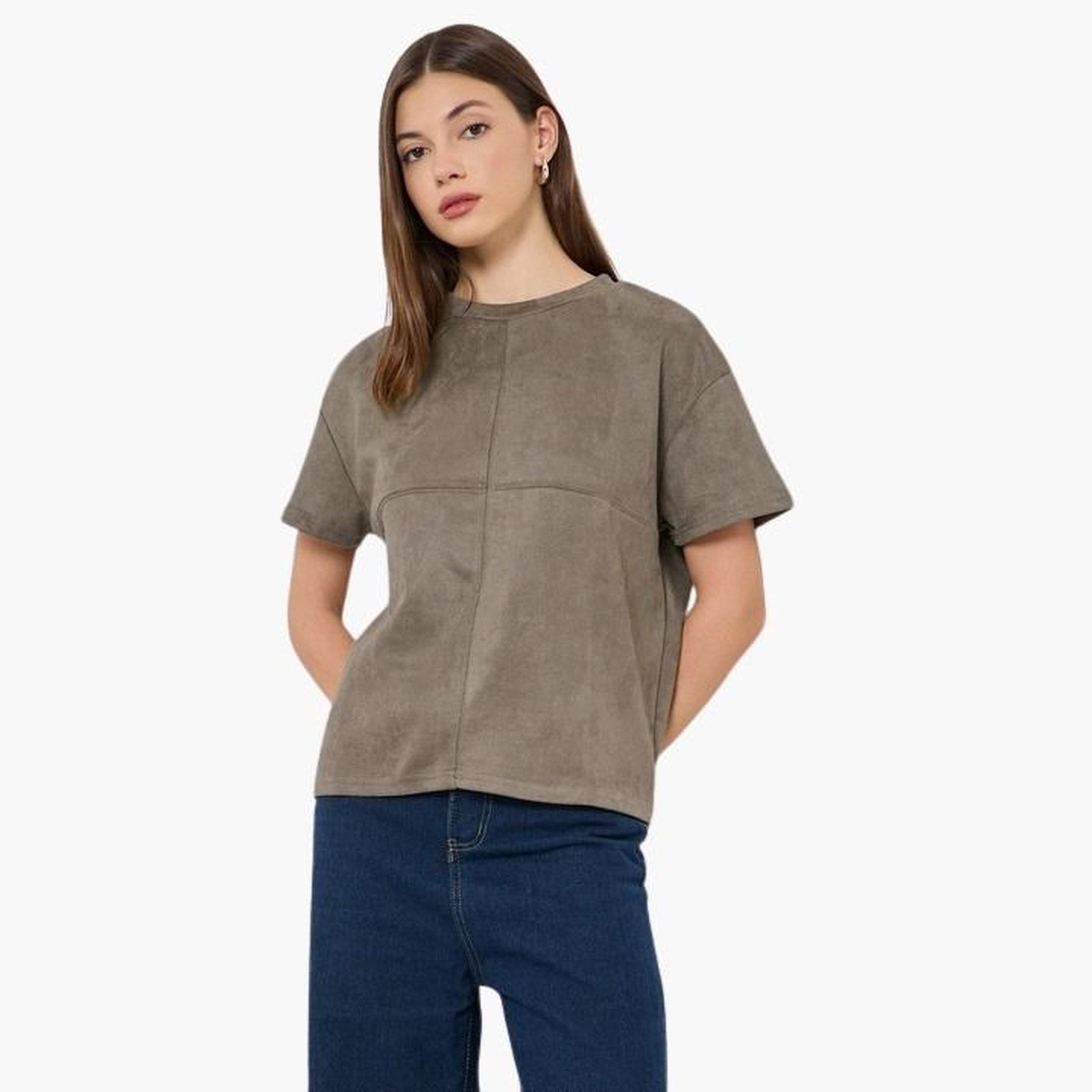 ستايلي - تي شيرت مربع من جلد السويد باللون البني للنساء-women-clothing-tshirts-image-1