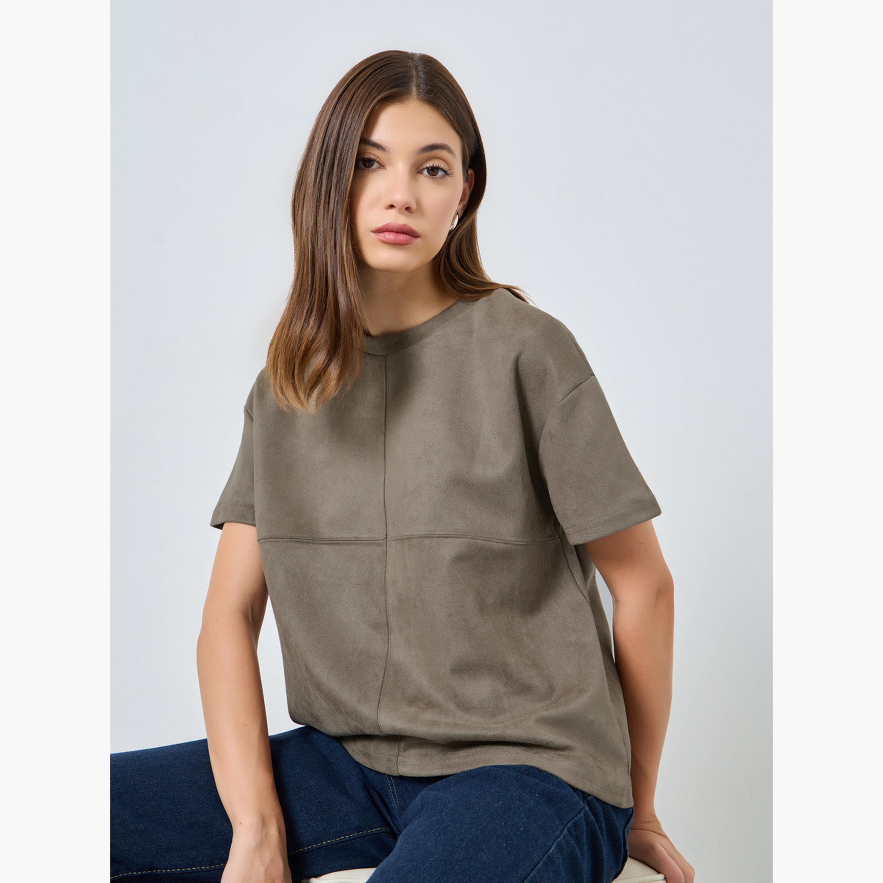 ستايلي - تي شيرت مربع من جلد السويد باللون البني للنساء-women-clothing-tshirts-image-2