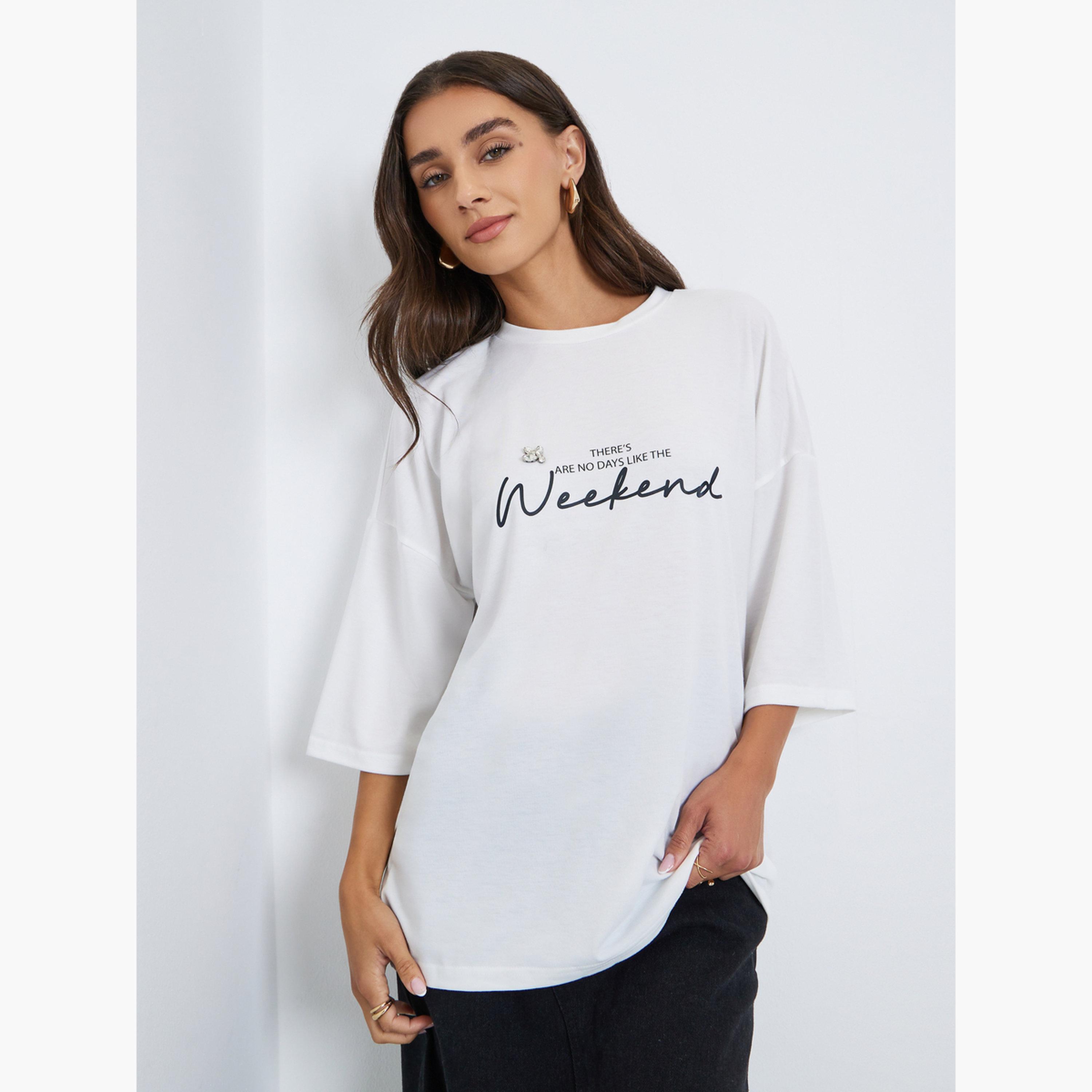 ستايلي - تي شيرت أبيض طبعة شعار بأكمام ثلاثة أرباع-women-clothing-tshirts-image-1