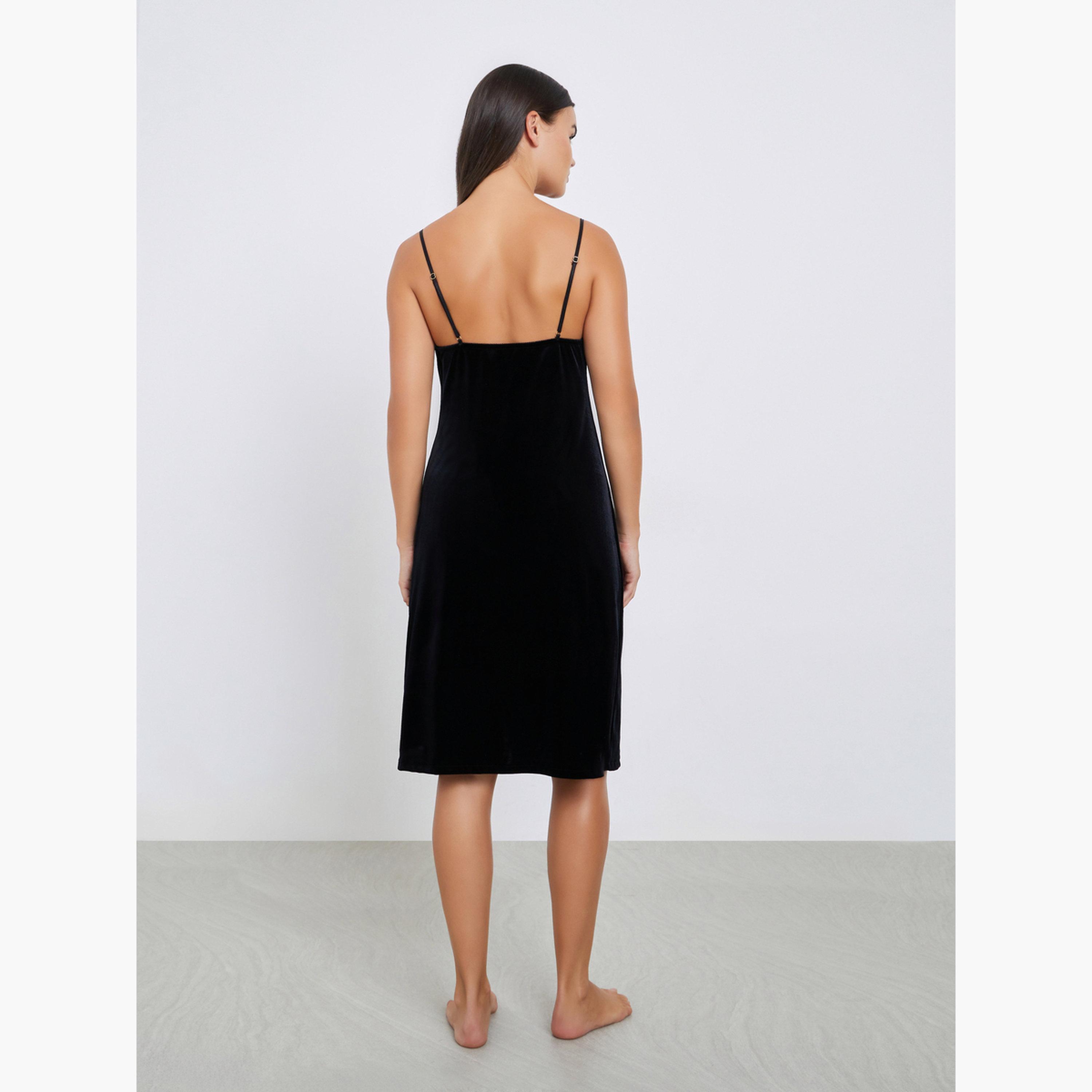ستايلي - عبوة من قطعتين - فستان مخملي بأشرطة متباينة وروب بحواف من الدانتيل-women-clothing-nightwear-robes-image-4