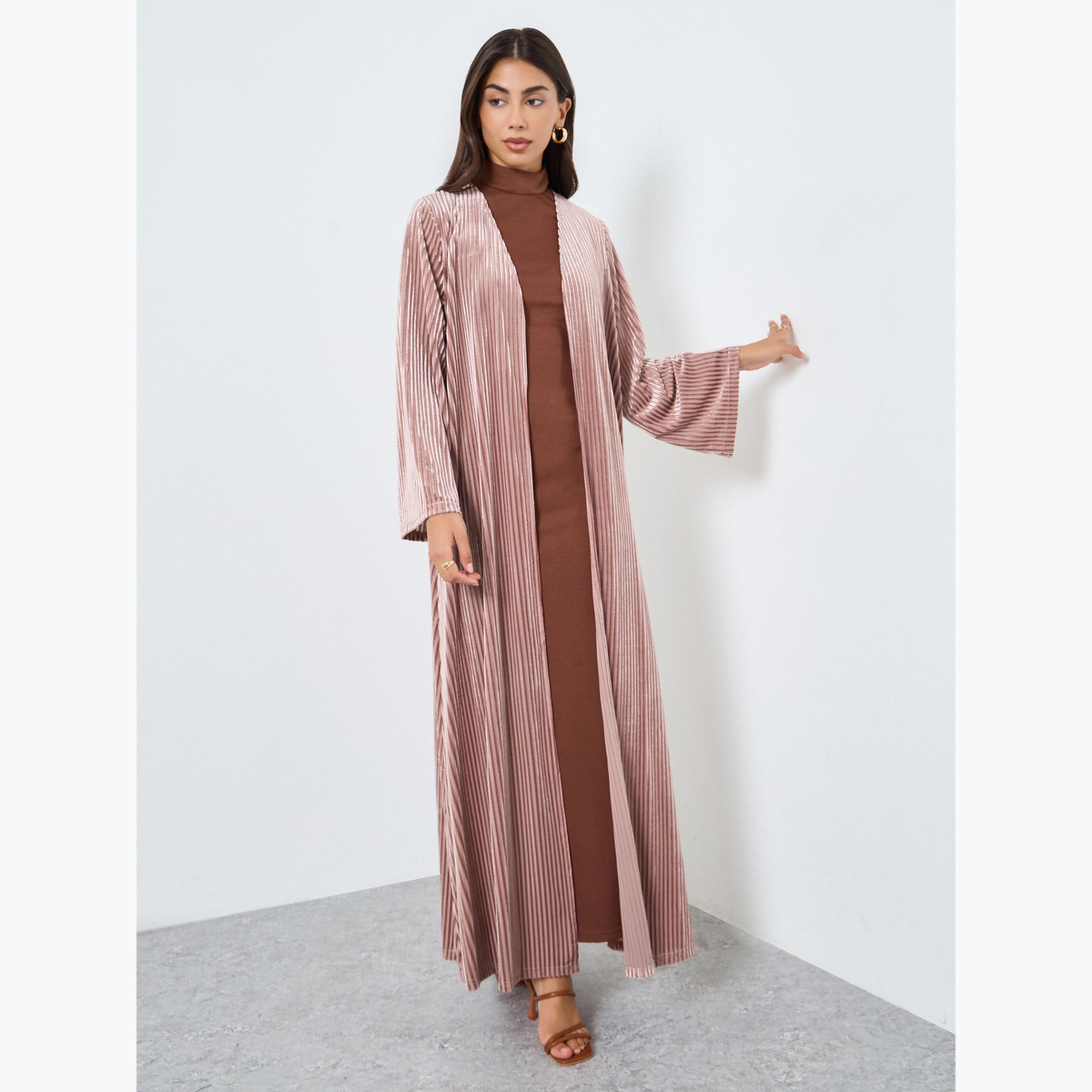 أميرة x ستايلي عباية مفتوحة من الأمام بتصميم مخملي بنسيج بارز-women-arabicclothing-abayas-image-2